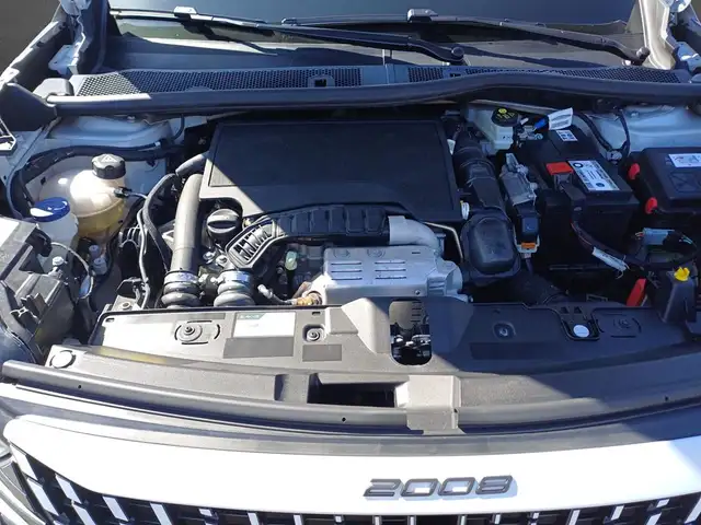 Peugeot 2008 view 5