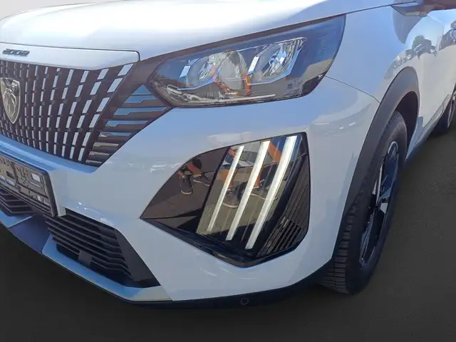 Peugeot 2008 view 9