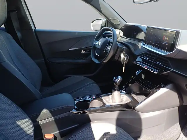 Peugeot 2008 view 11
