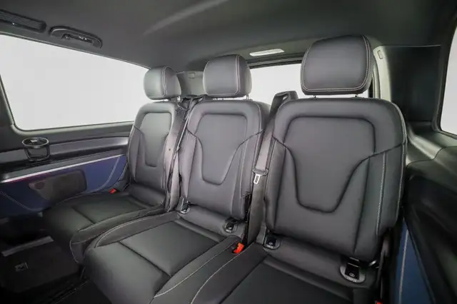 Mercedes-Benz EQV 300 AVANTGARDE Lang 8 Sitze Distr Navi SHZ Ansicht 9