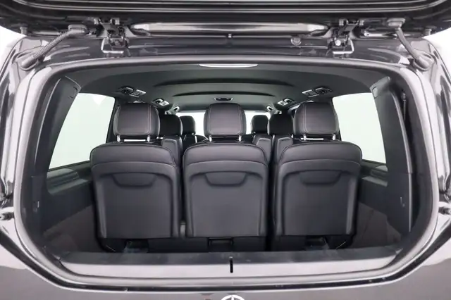 Mercedes-Benz EQV 300 AVANTGARDE Lang 8 Sitze Distr Navi SHZ Ansicht 18