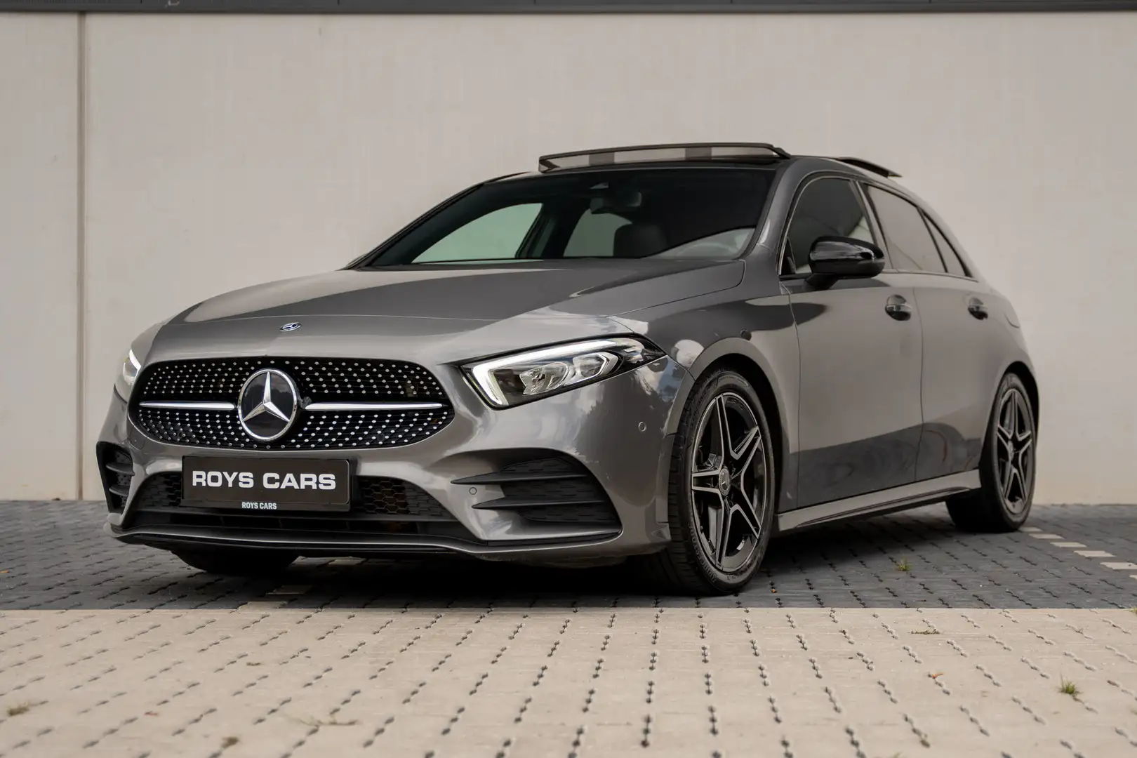Mercedes-Benz A 220 A 220 AMG Line - PANO/AMBIENT LIGHT/ZETELVERWARMIN Gris - 2