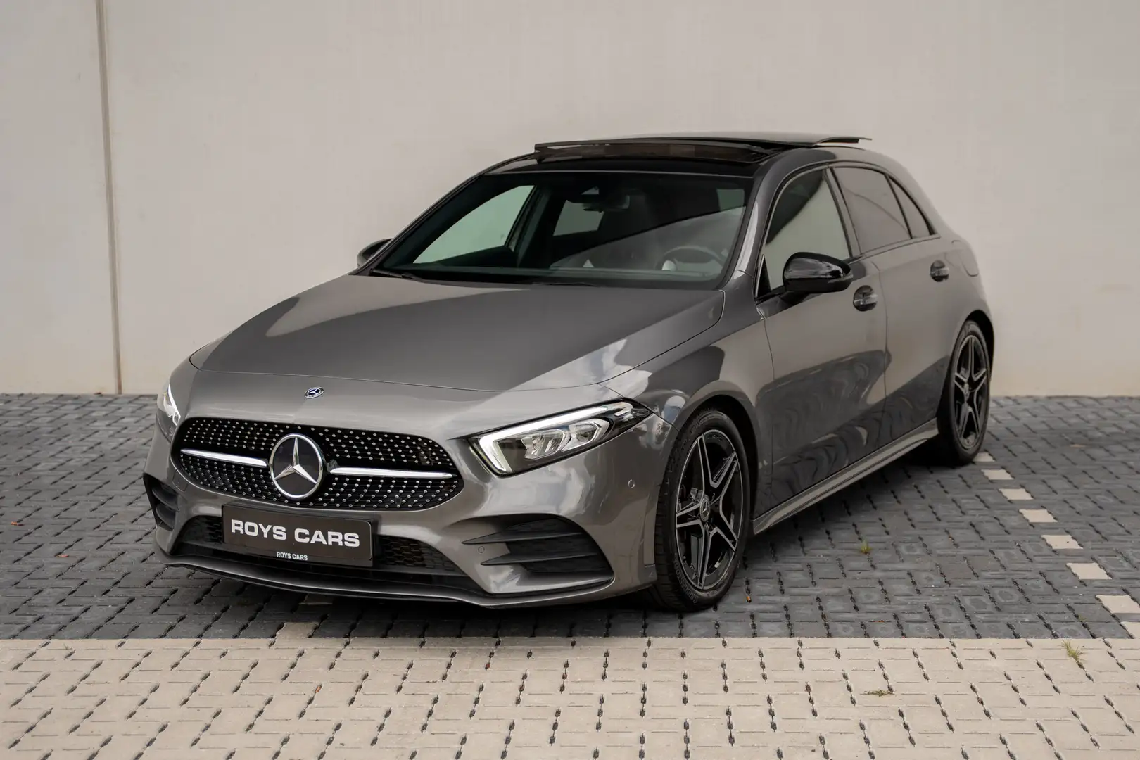 Mercedes-Benz A 220 A 220 AMG Line - PANO/AMBIENT LIGHT/ZETELVERWARMIN Gris - 1