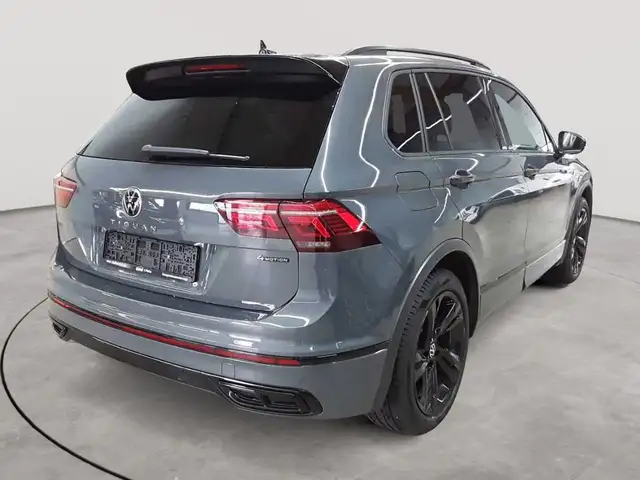 Volkswagen Tiguan view 4