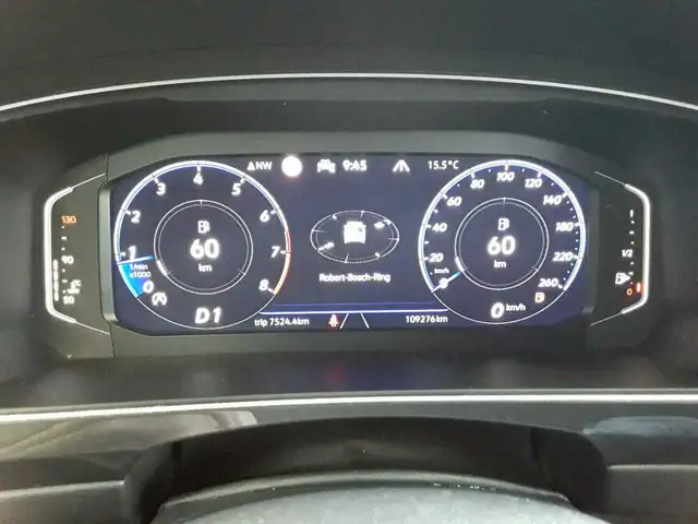 Volkswagen Tiguan view 11
