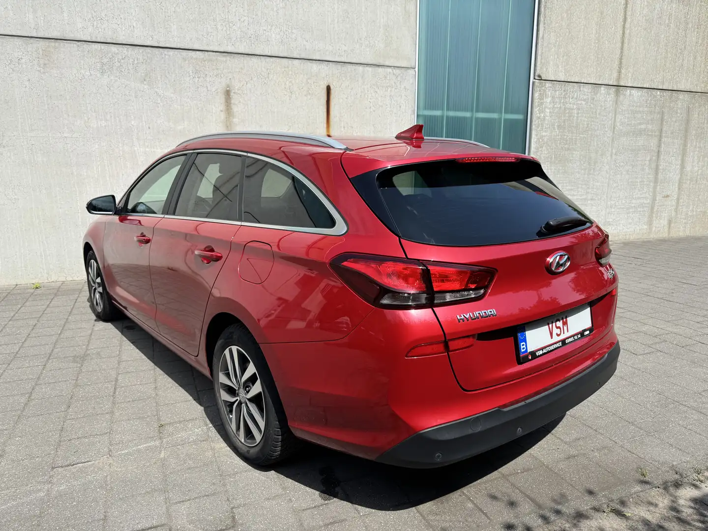 Hyundai i30 SW 1.4 T-GDi Sky DCT Rouge - 2