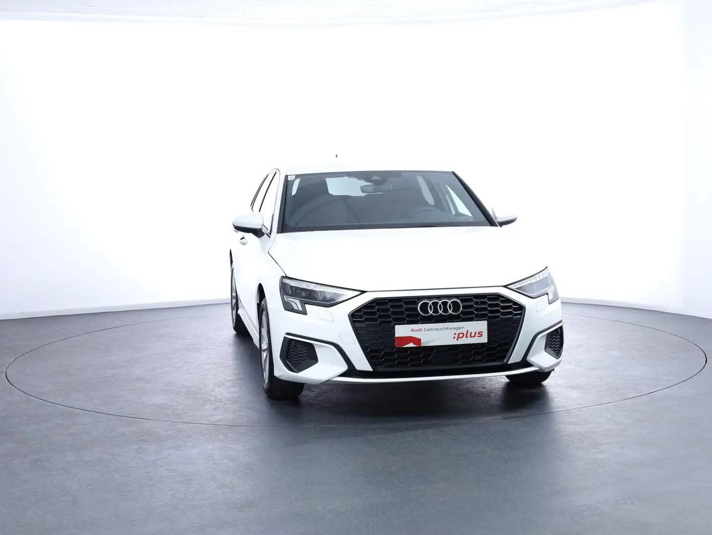 Audi A3 30 TFSI intense Weiß - 2