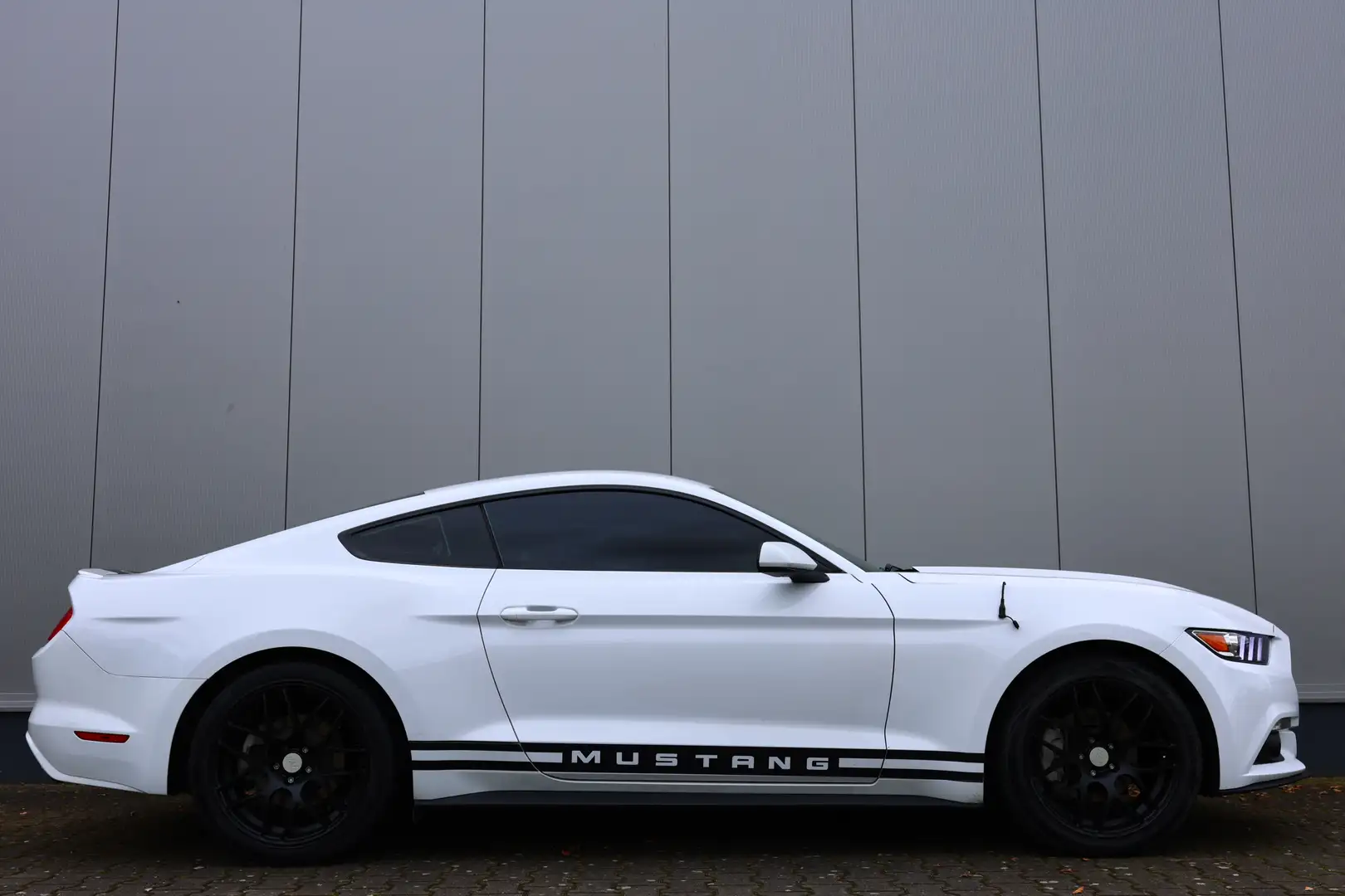Ford Mustang MUSTANG Coupe 317pk Automa. Blanc - 1