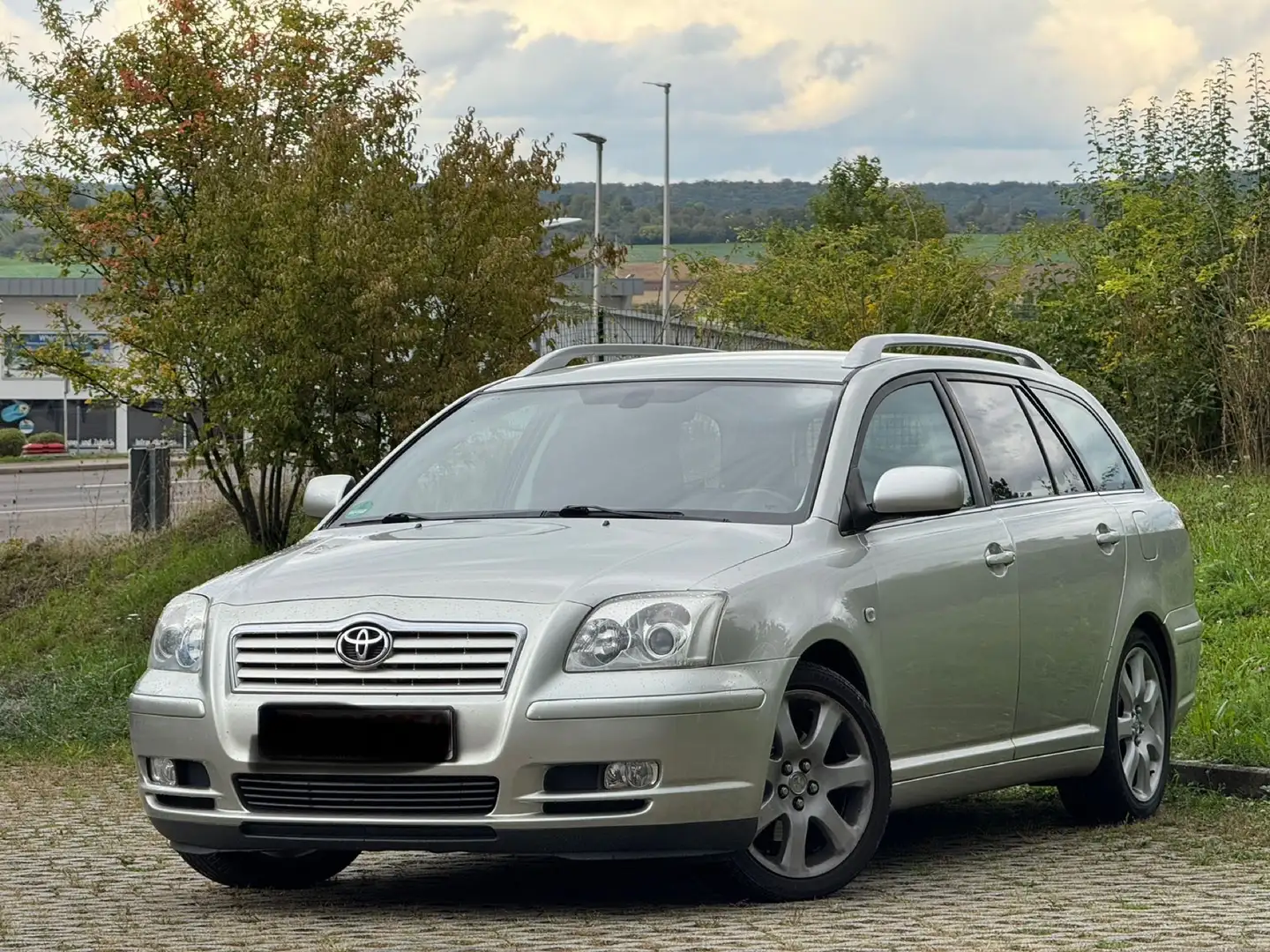 Toyota Avensis 2.4 VVT-i Combi Executive guter Zustand Tüv Neu Grau - 2