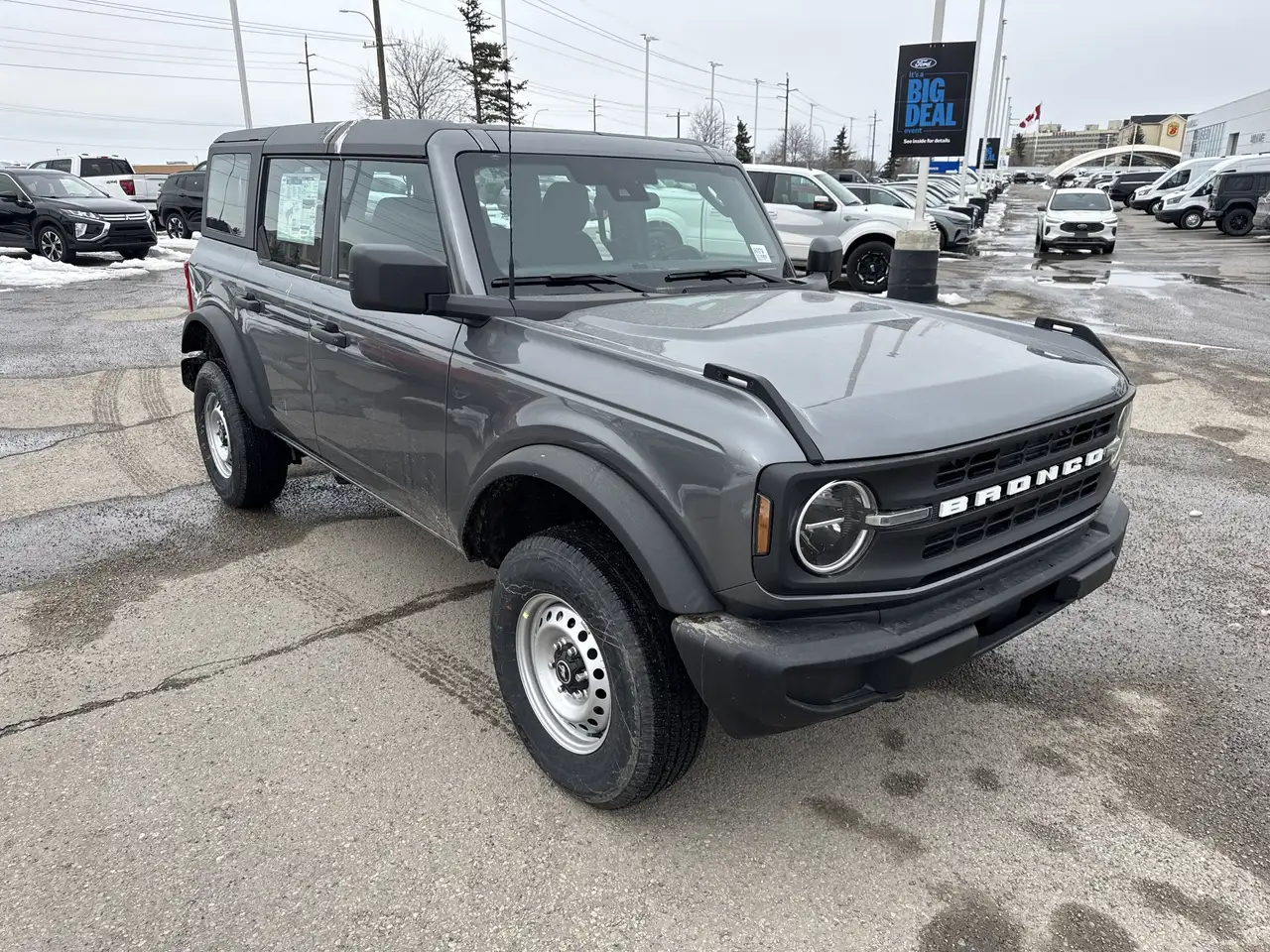 Ford Bronco снимка Ford Bronco