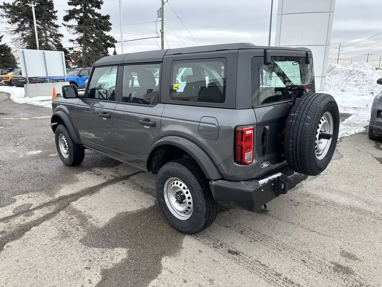Ford Bronco снимка Ford Bronco