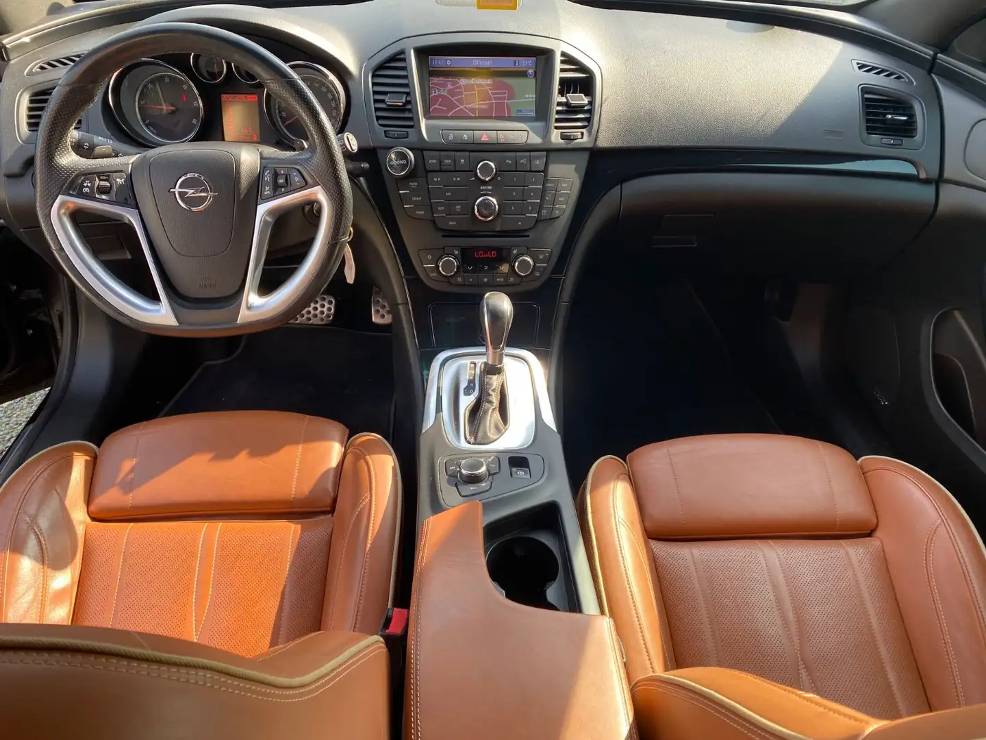 Opel Insignia 2.0 CDTI Sports Tourer Innovation 4x4 Braun - 2