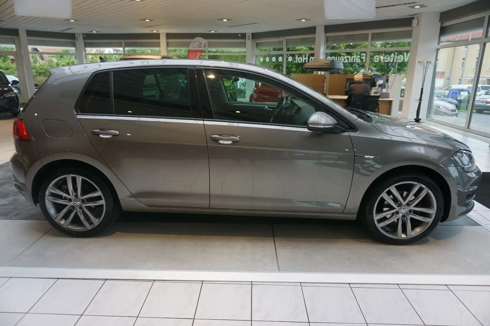 Volkswagen Golf VII Lim. Lounge BI-XENON, NAVI, SITZHEIZUNG Grigio - 2
