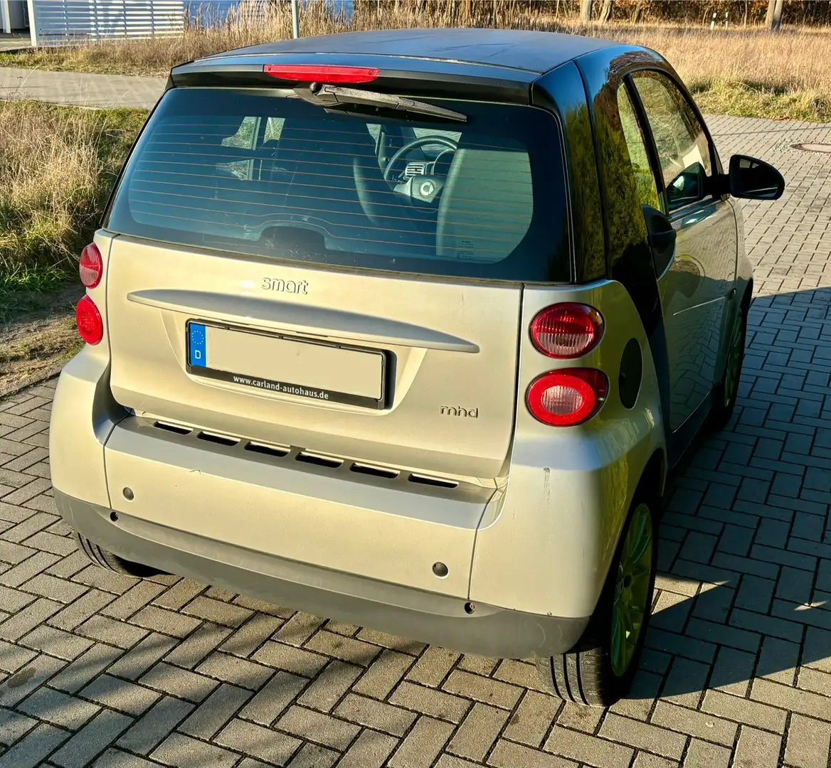 smart forTwo smart fortwo coupe micro hybrid drive Silber - 2