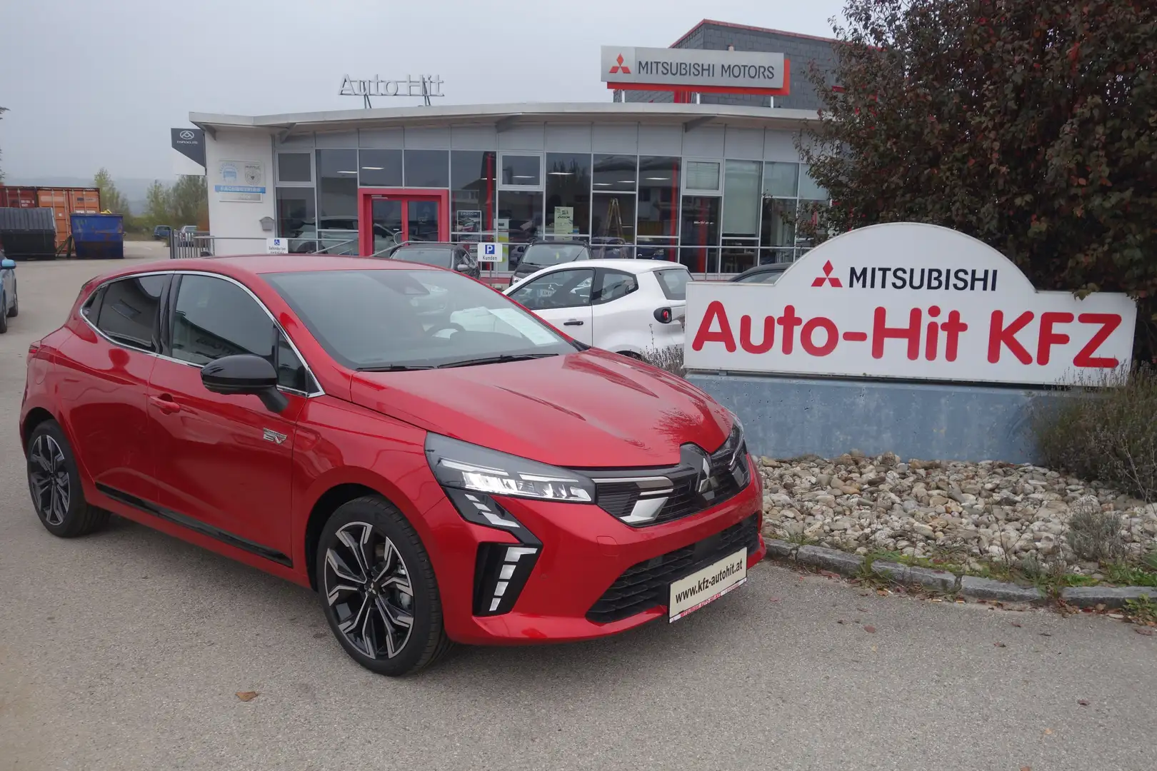 Mitsubishi Colt 1,6 HEV Diamond Automatik ***VOLLAUSSTATTUNG*** Rood - 1