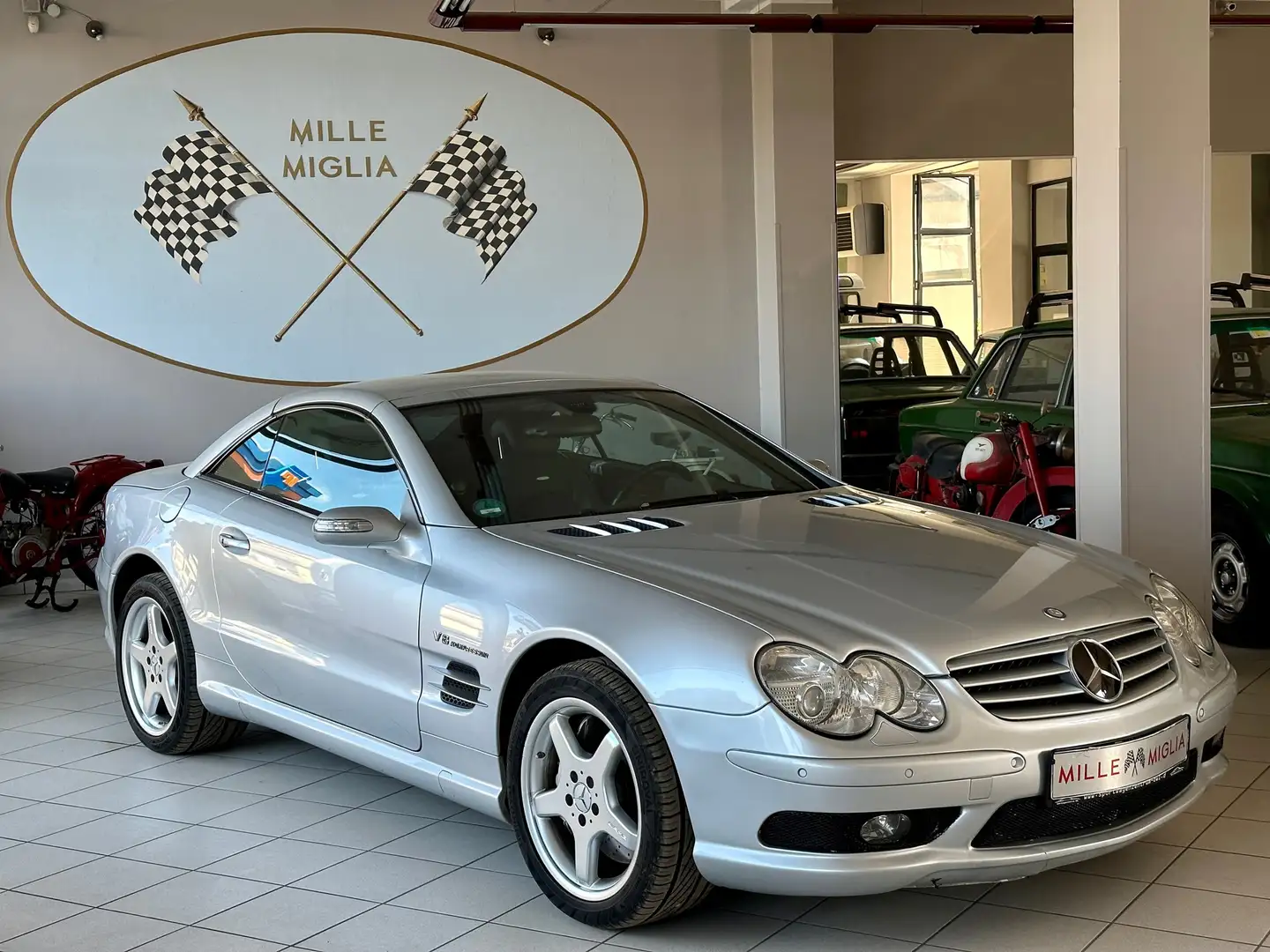 Mercedes-Benz SL 55 AMG 517cv; JL Audio Slash v2 Series 450/4v2 Stříbrná - 1