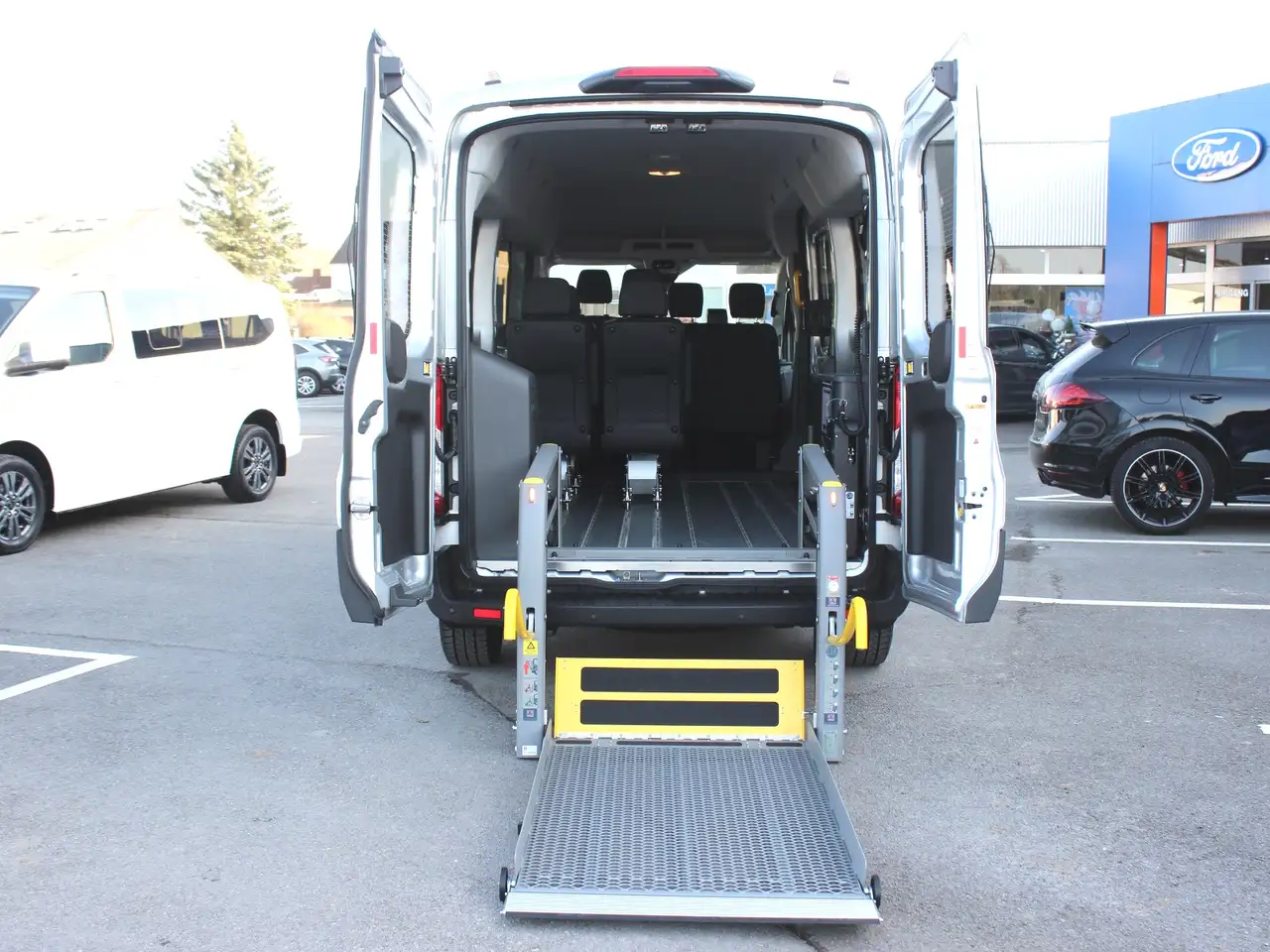 Ford Transit 350 L3 Trend -Rollstuhlfahrzeug- 9