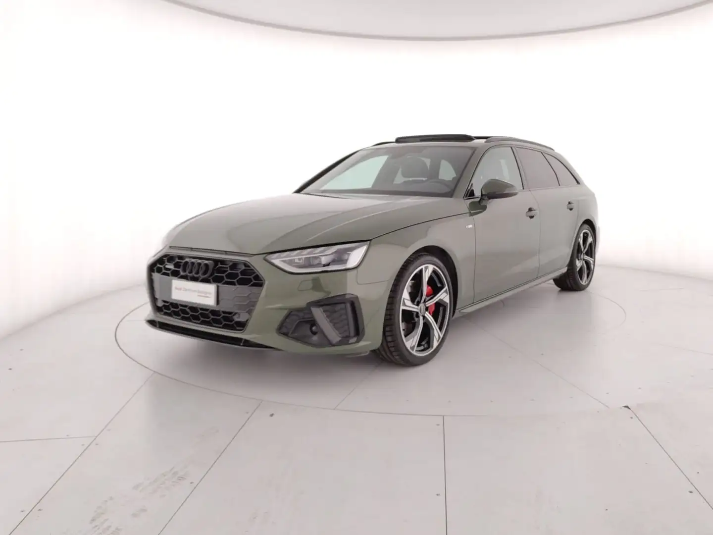 Audi A4 Avant 40 TDI quattro S tronic S line edition Groen - 1