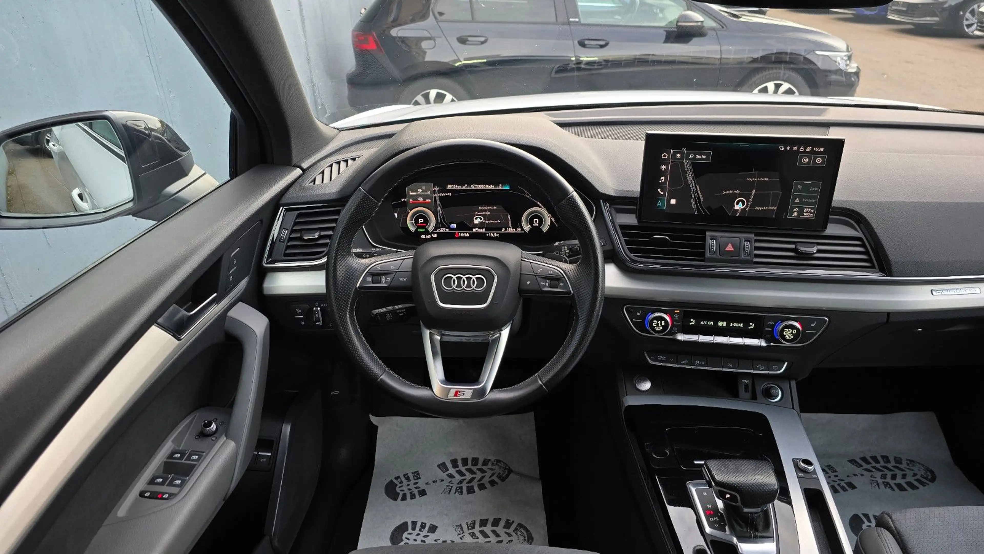 Audi Q5 50 TFSI e S tronic quatt 3 x S line Sportback — photo 10