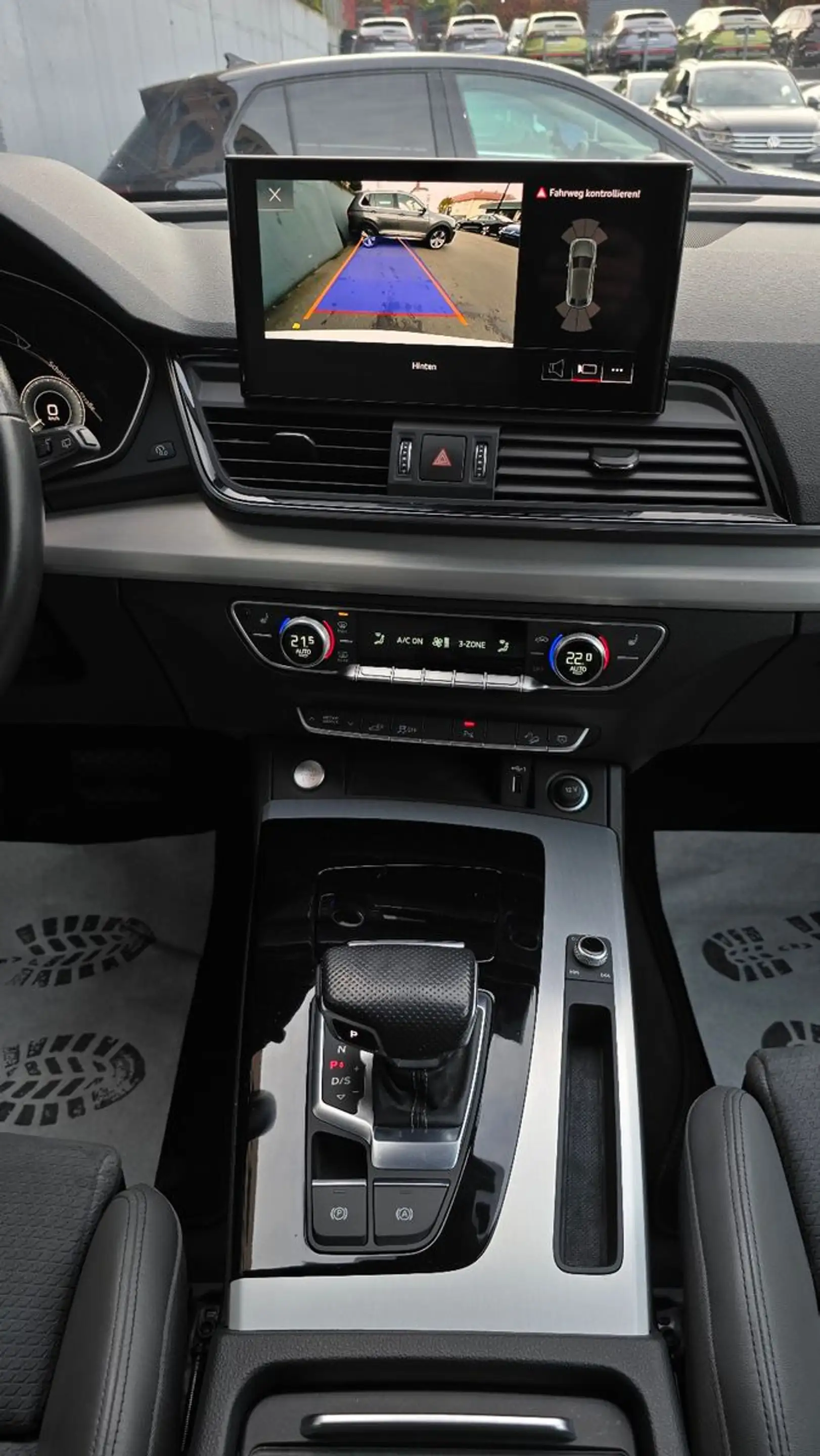 Audi Q5 50 TFSI e S tronic quatt 3 x S line Sportback — photo 11