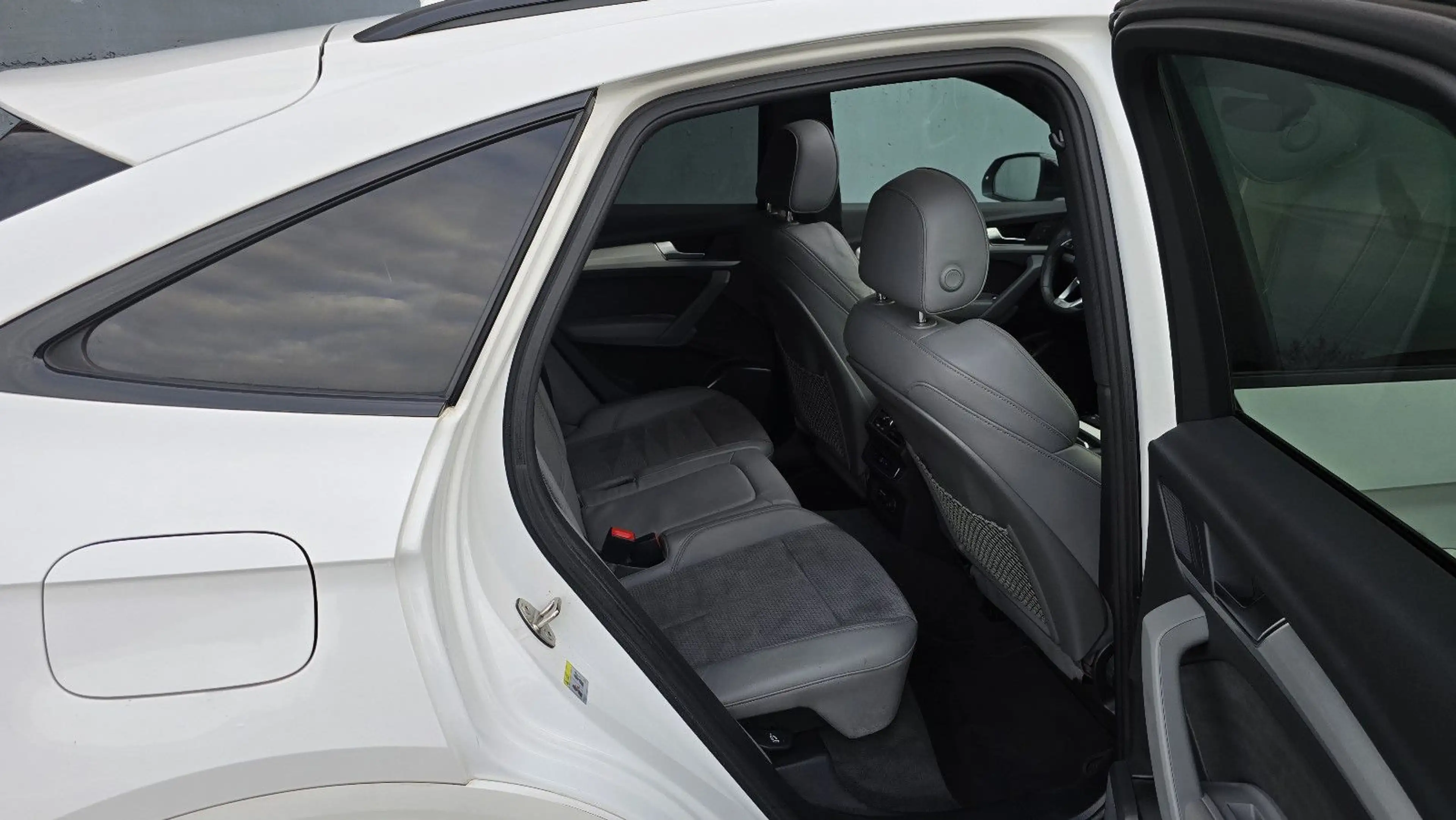 Audi Q5 50 TFSI e S tronic quatt 3 x S line Sportback — photo 8
