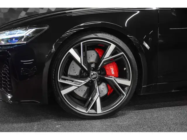 Audi RS6 view 10