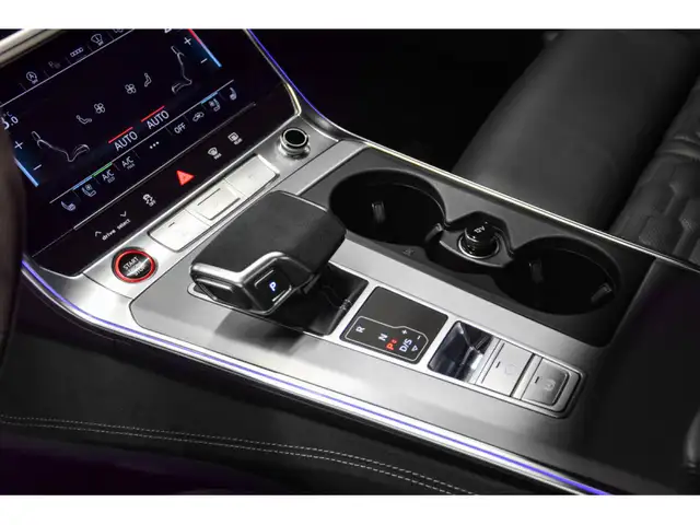 Audi RS6 view 11