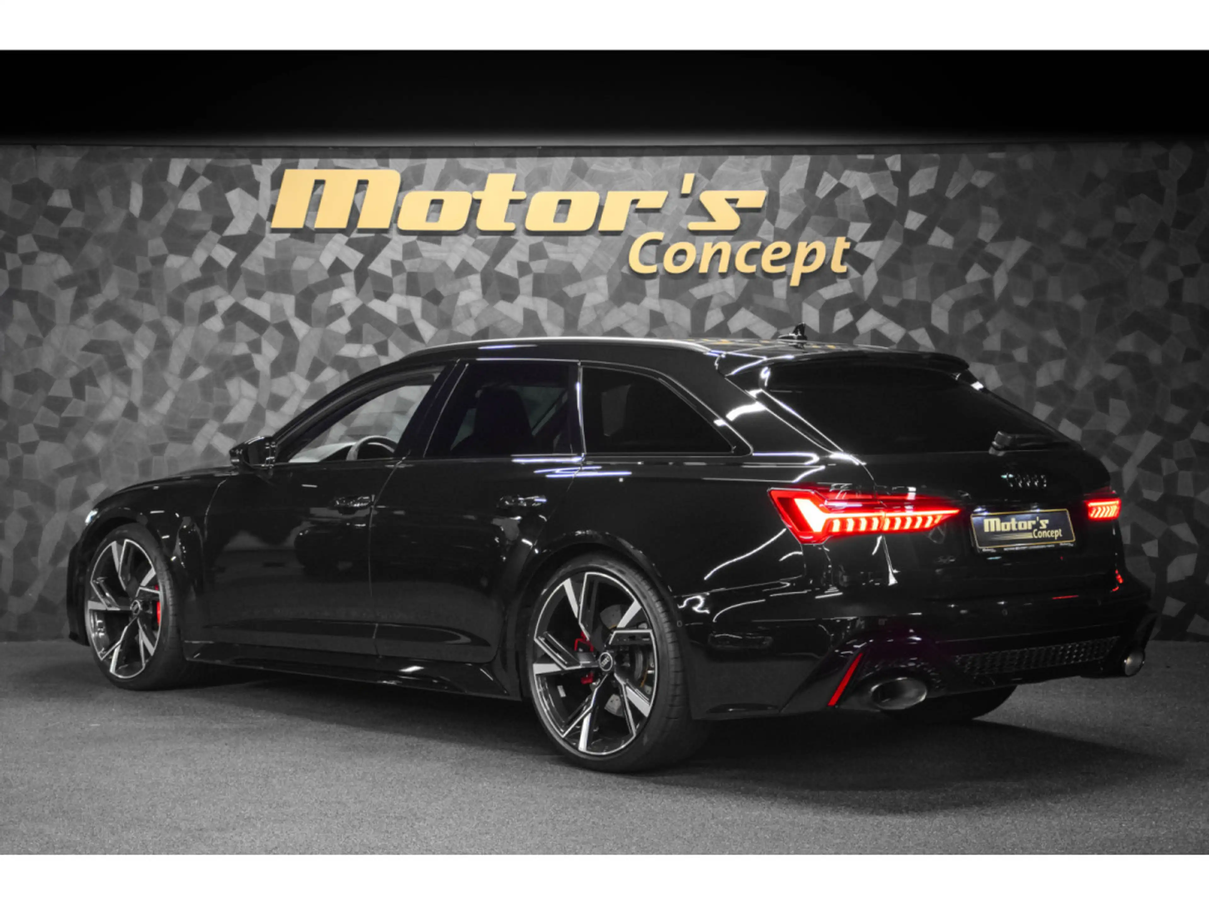 Audi RS6 C8 AVANT — photo 7