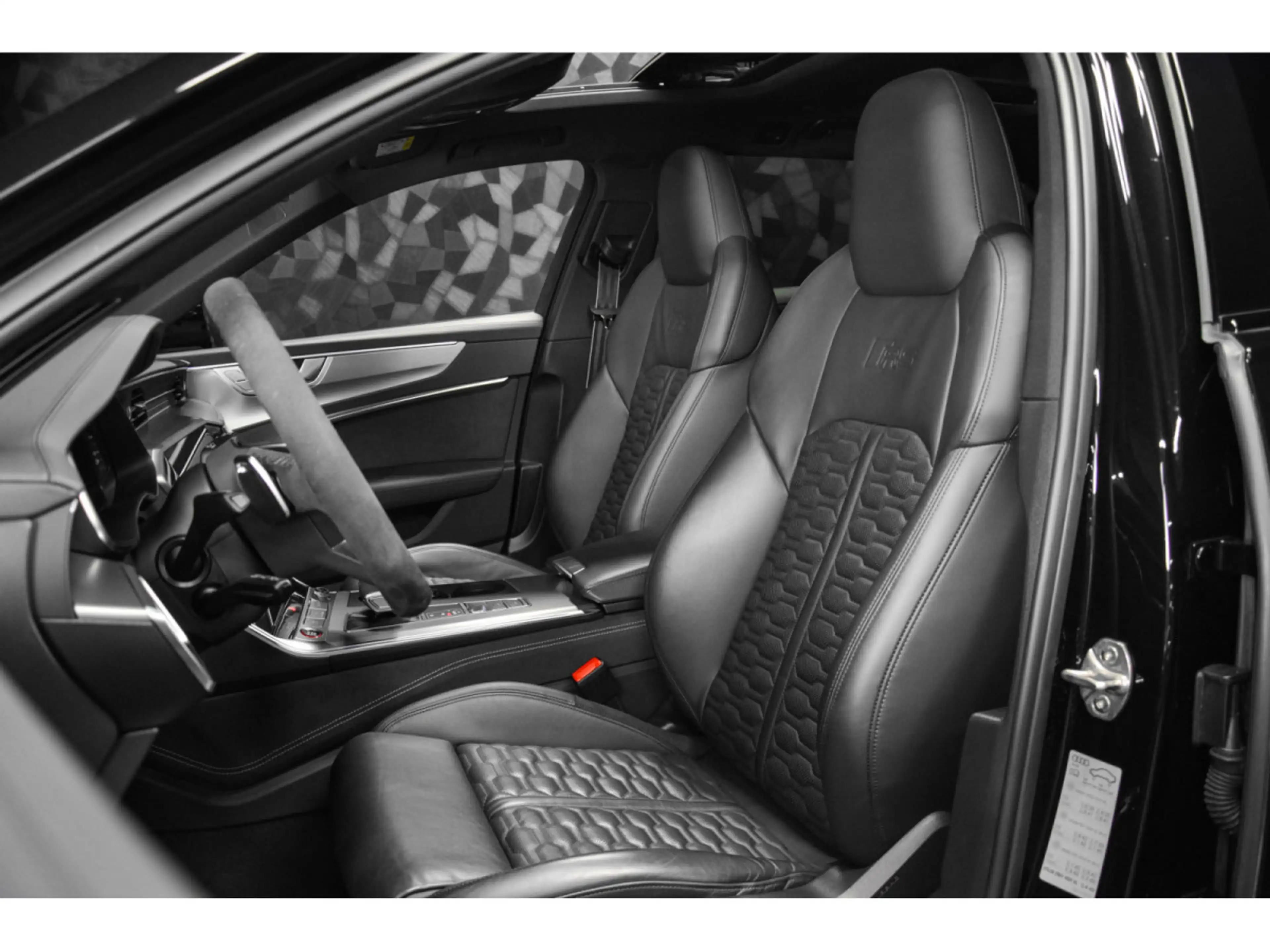 Audi RS6 C8 AVANT — photo 9