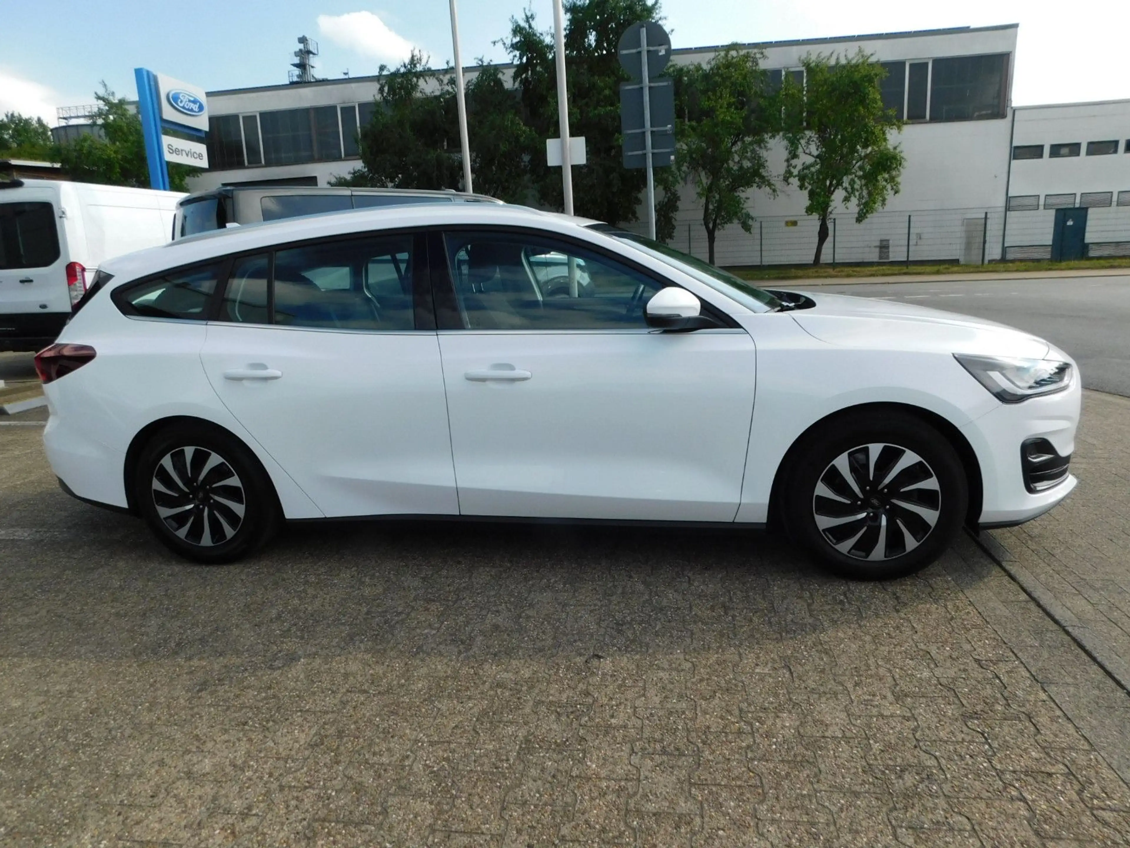 Ford Focus Turnier Titanium Autom. AHK abnehmbar — photo 4