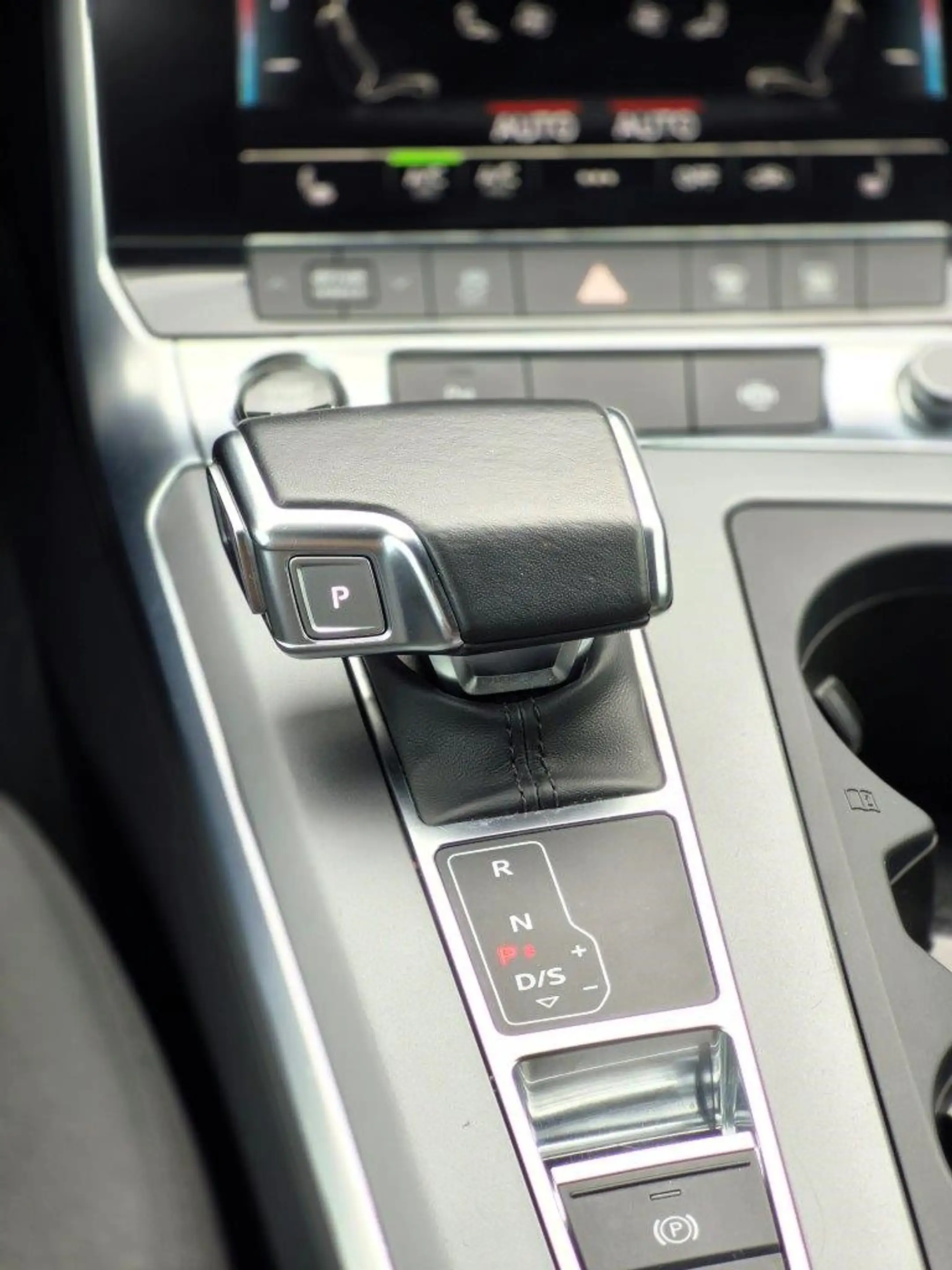 Audi A6 Avant 40 TDI quattro S tronic — photo 4