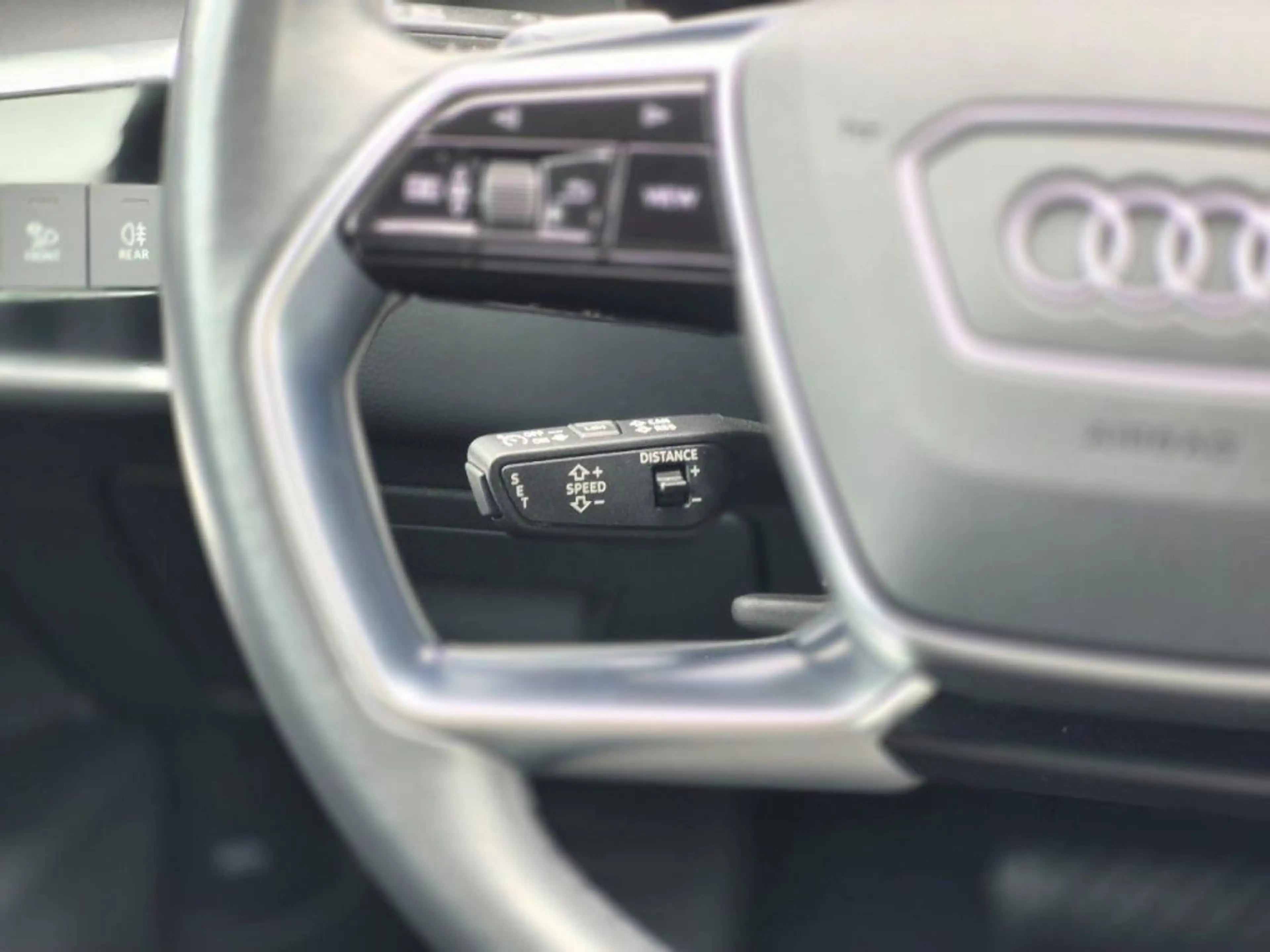 Audi A6 Avant 40 TDI quattro S tronic — photo 3