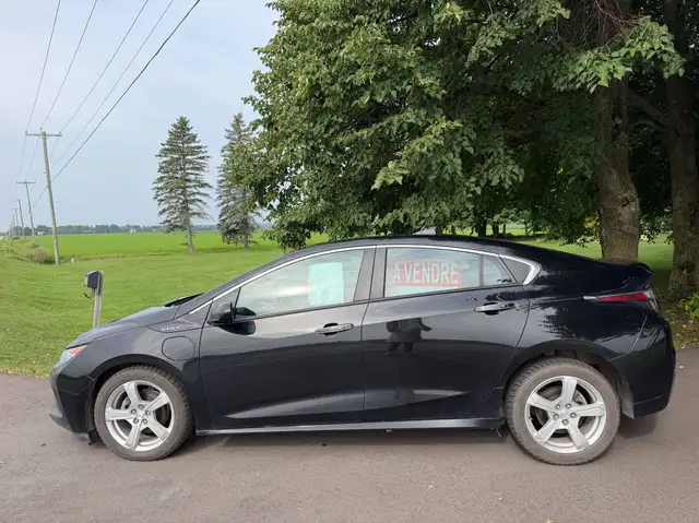 Chevrolet Volt 2018 — photo 2