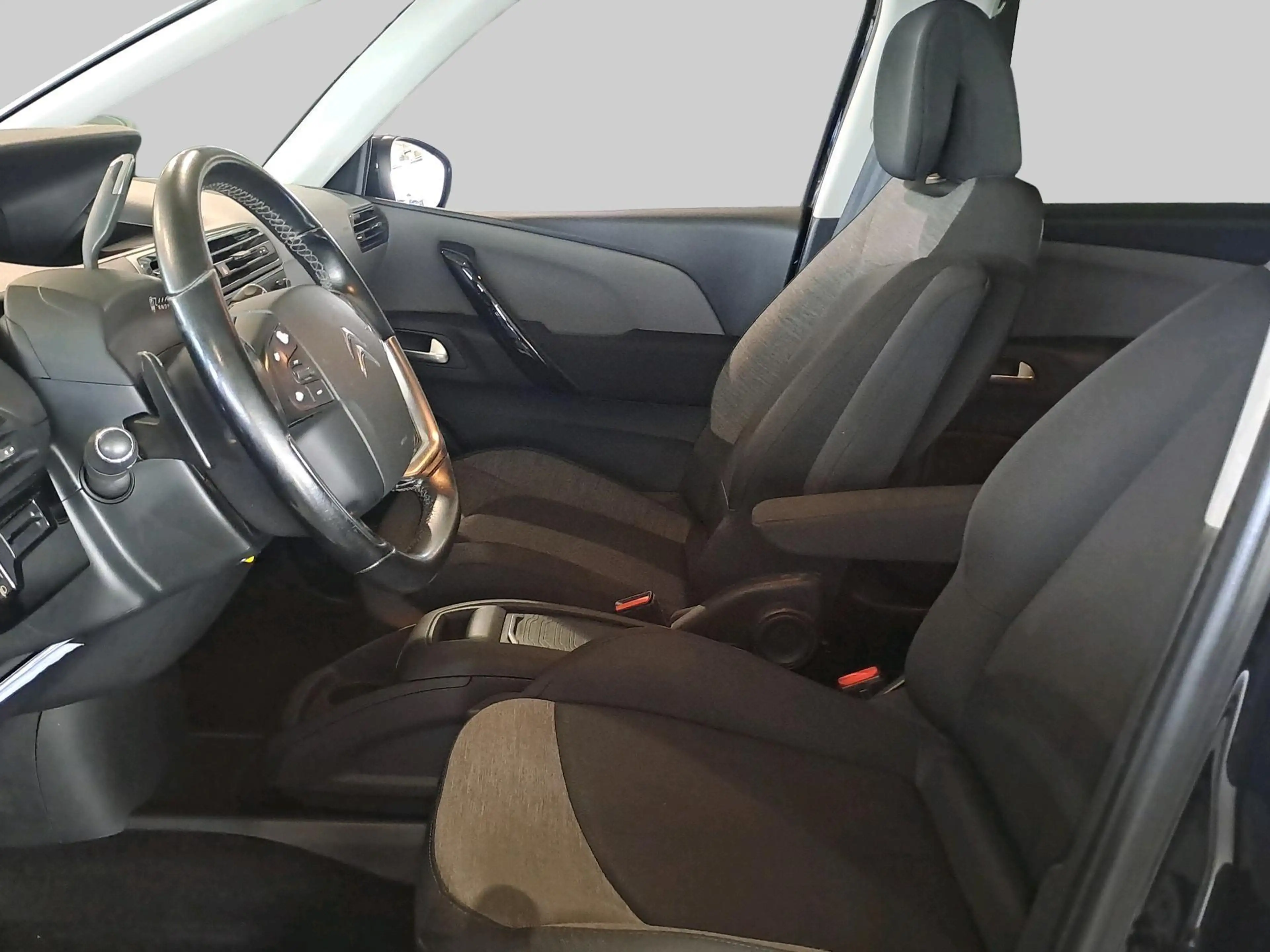 Citroen Grand C4 Picasso 1.6 e-THP Business — photo 12