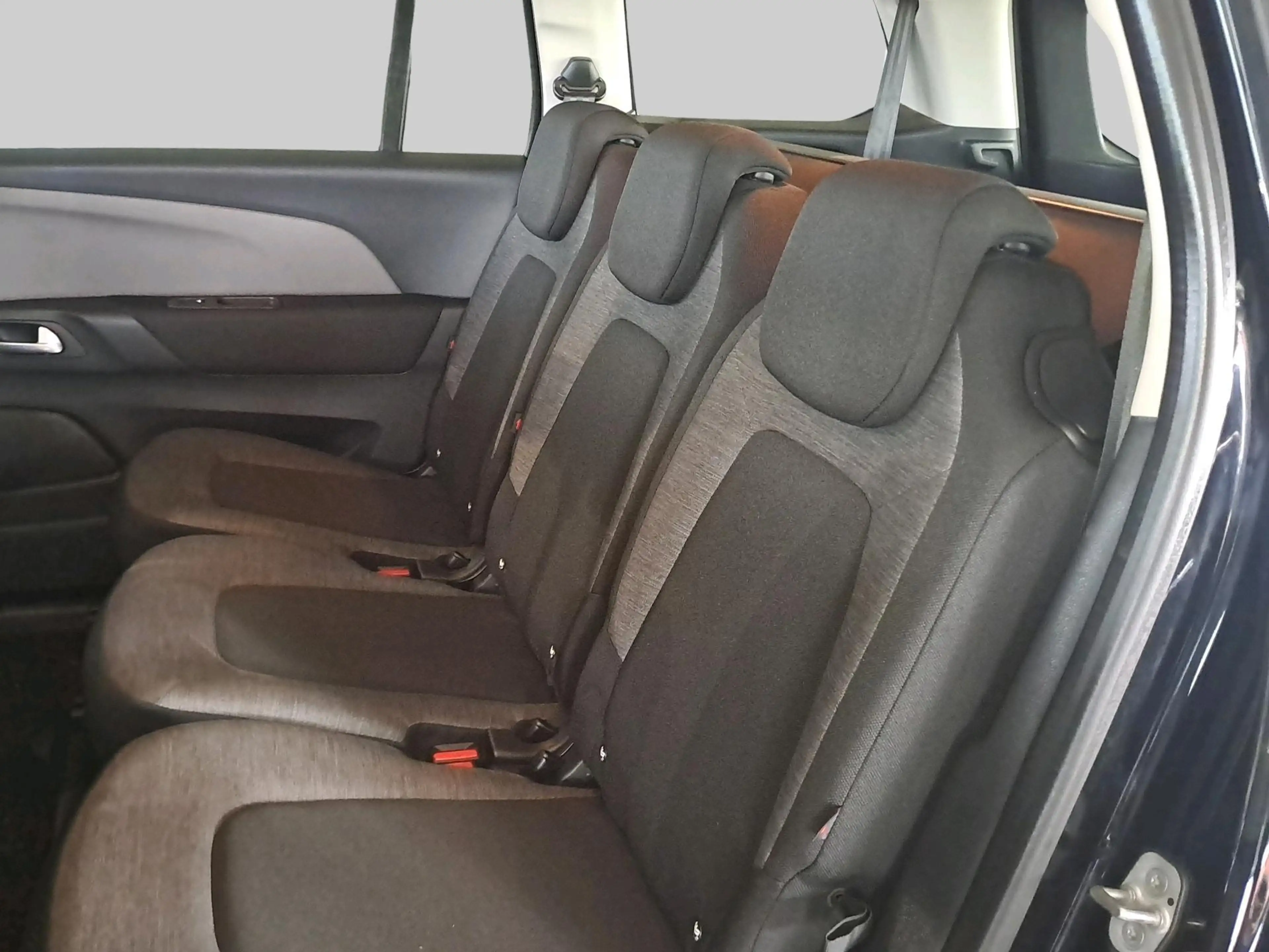 Citroen Grand C4 Picasso 1.6 e-THP Business — photo 6