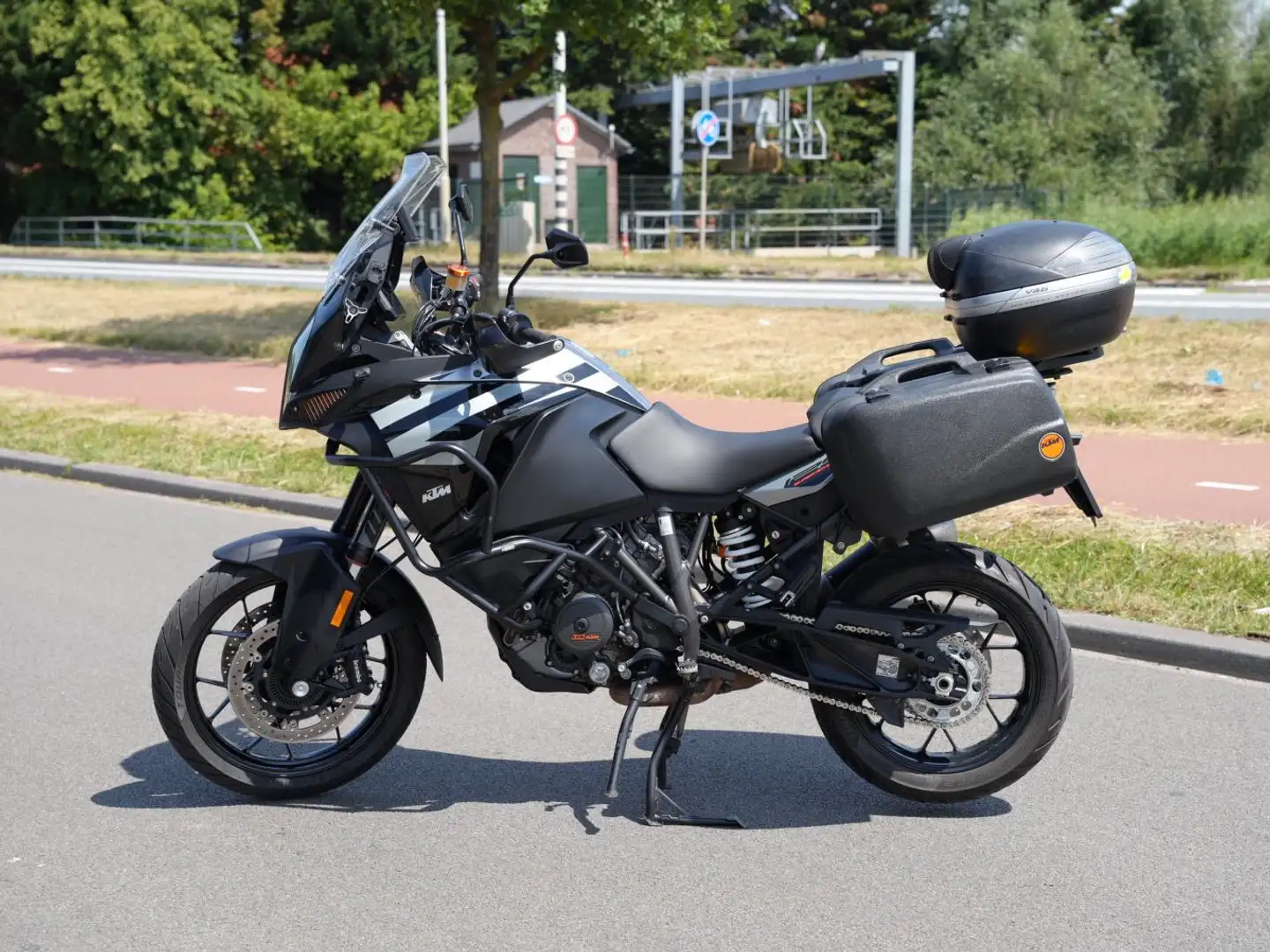 KTM 1290 Super Adventure S - Tech Pack - 164PK met Koffers Zwart - 1