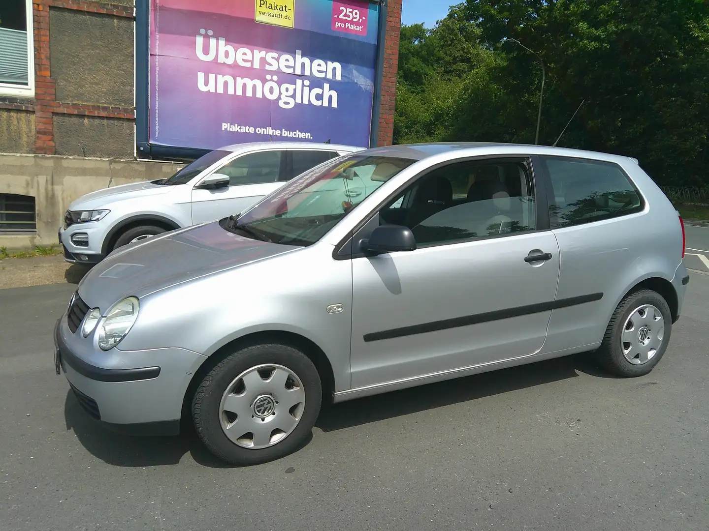 Volkswagen Polo *2-HAND*EURO-4*SERVO*TÜV 10/2026*E-PAKET* Argent - 1
