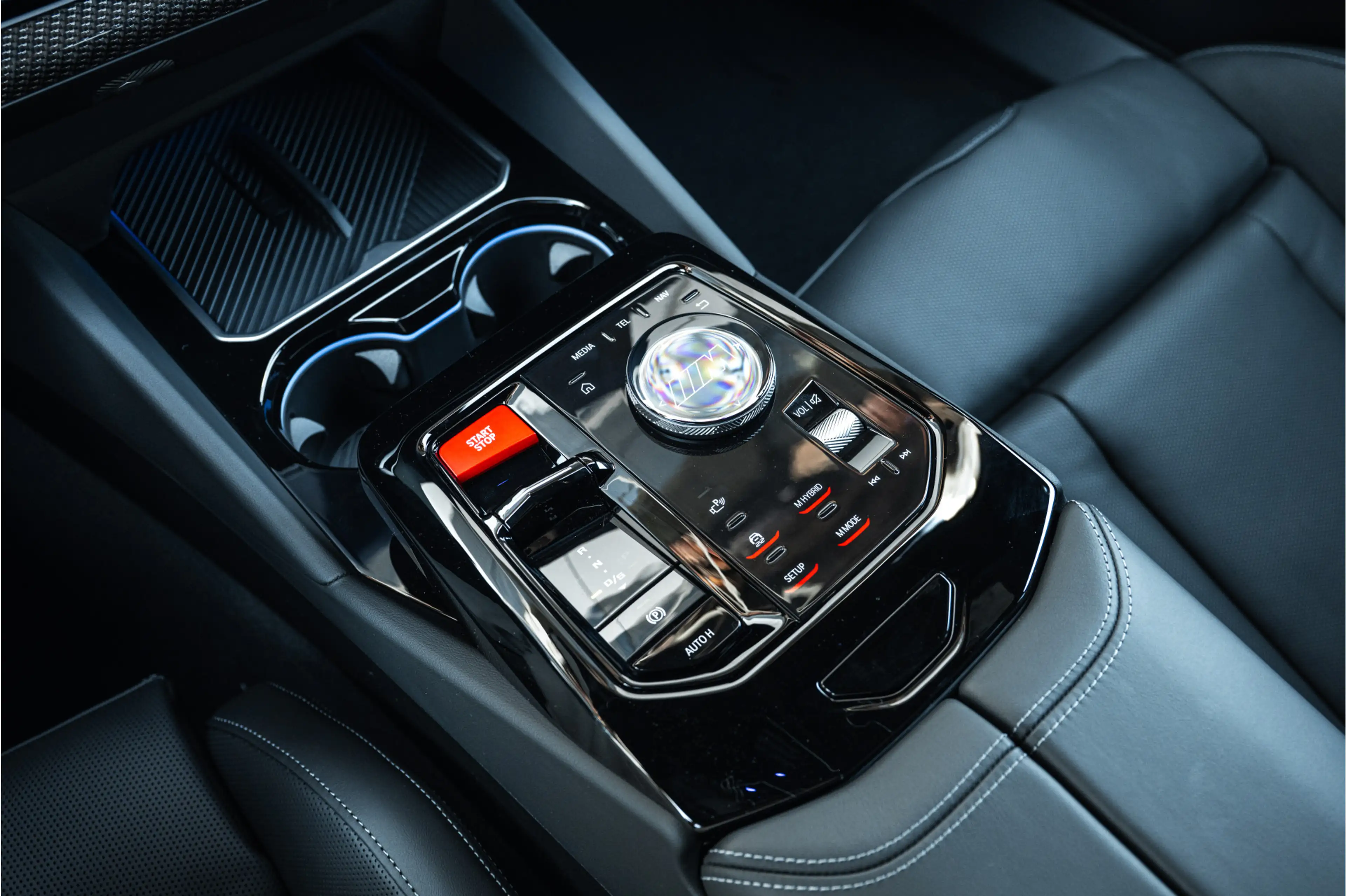 BMW M5 Touring Automaat / M Drive Professional / Panorama — photo 13