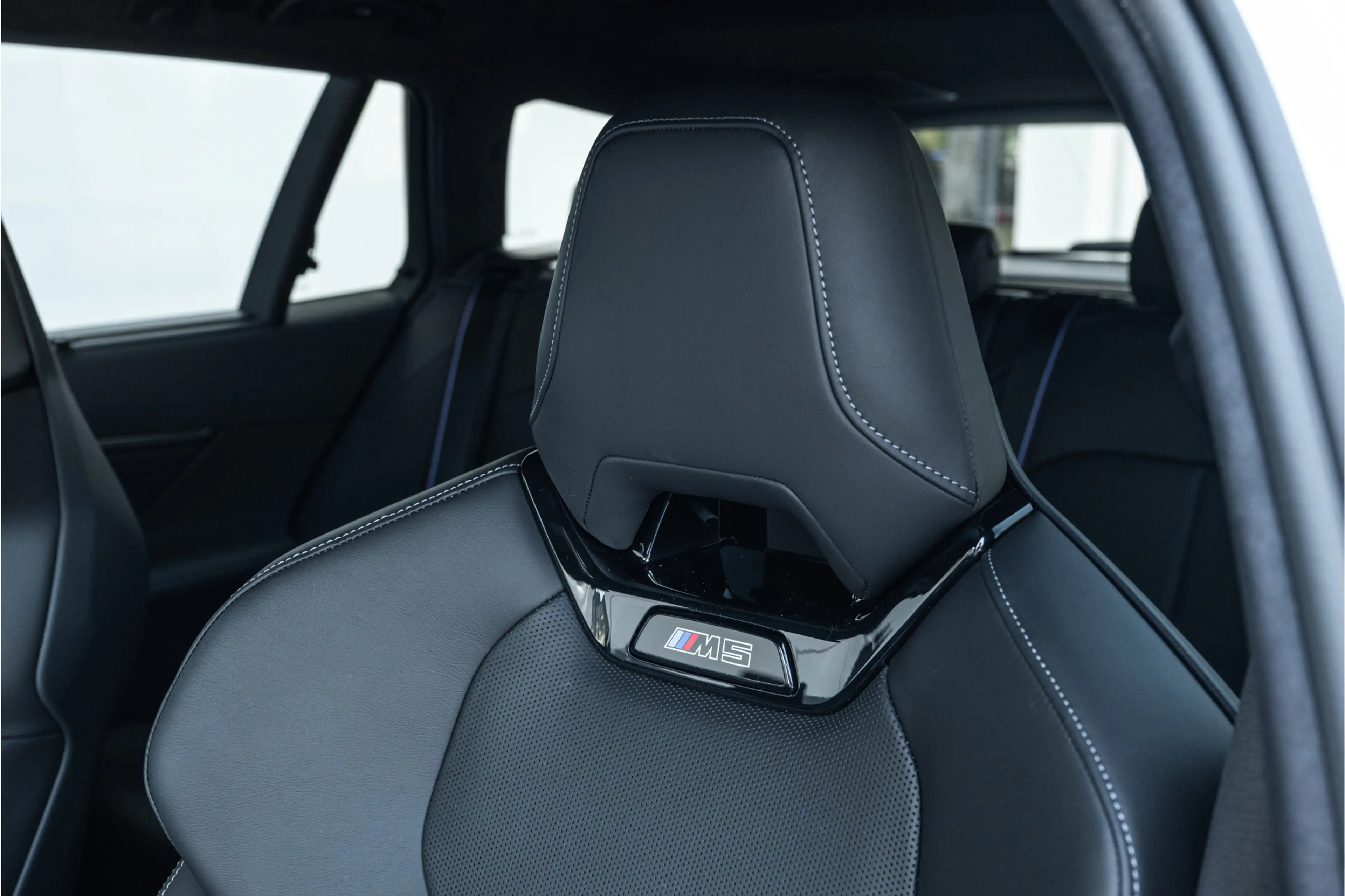 BMW M5 Touring Automaat / M Drive Professional / Panorama — photo 14