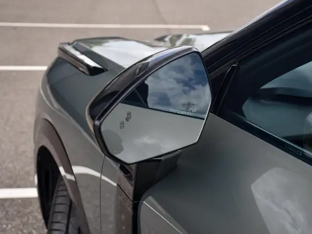 Lynk & Co 08 view 13