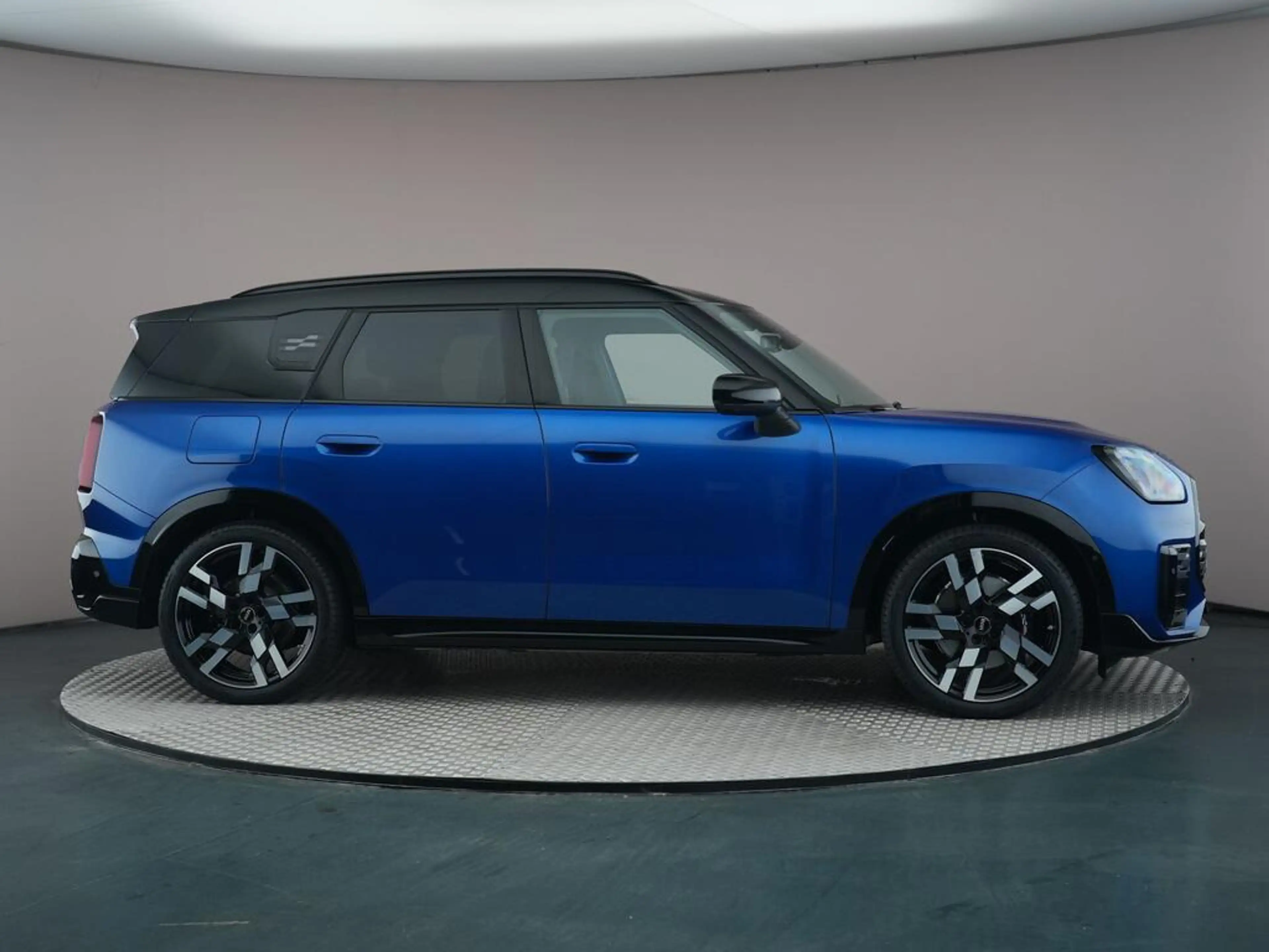 MINI John Cooper Works Countryman E XL 66.5 kWh — photo 8