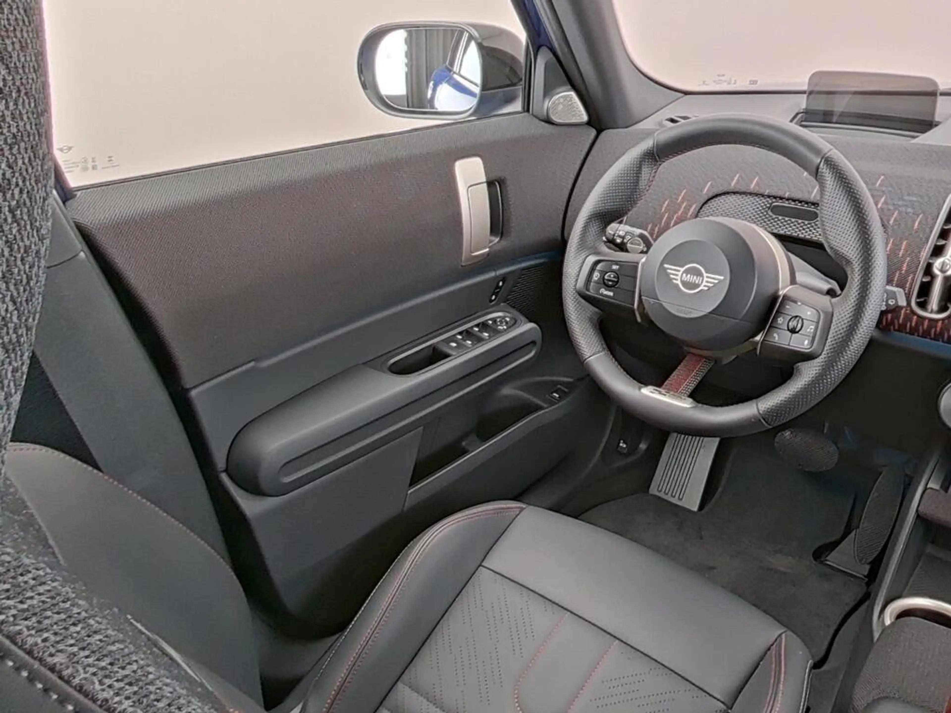 MINI John Cooper Works Countryman E XL 66.5 kWh — photo 4