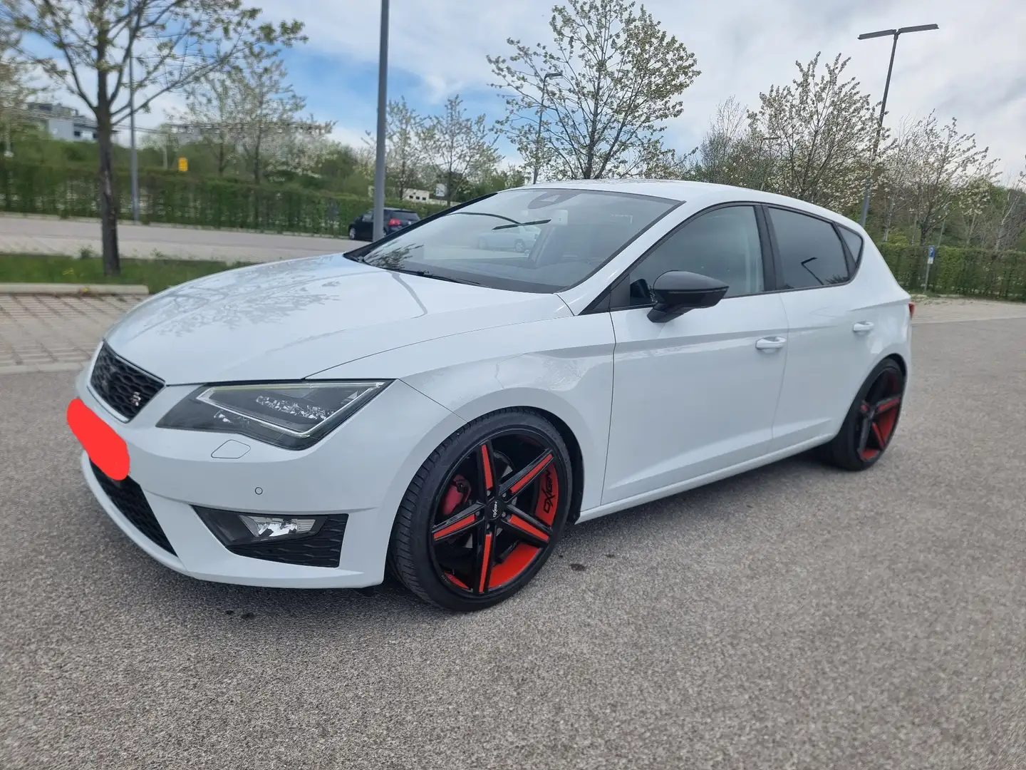 SEAT Leon FR 2.0TDI 19" Eibach 110kW Weiß - 1