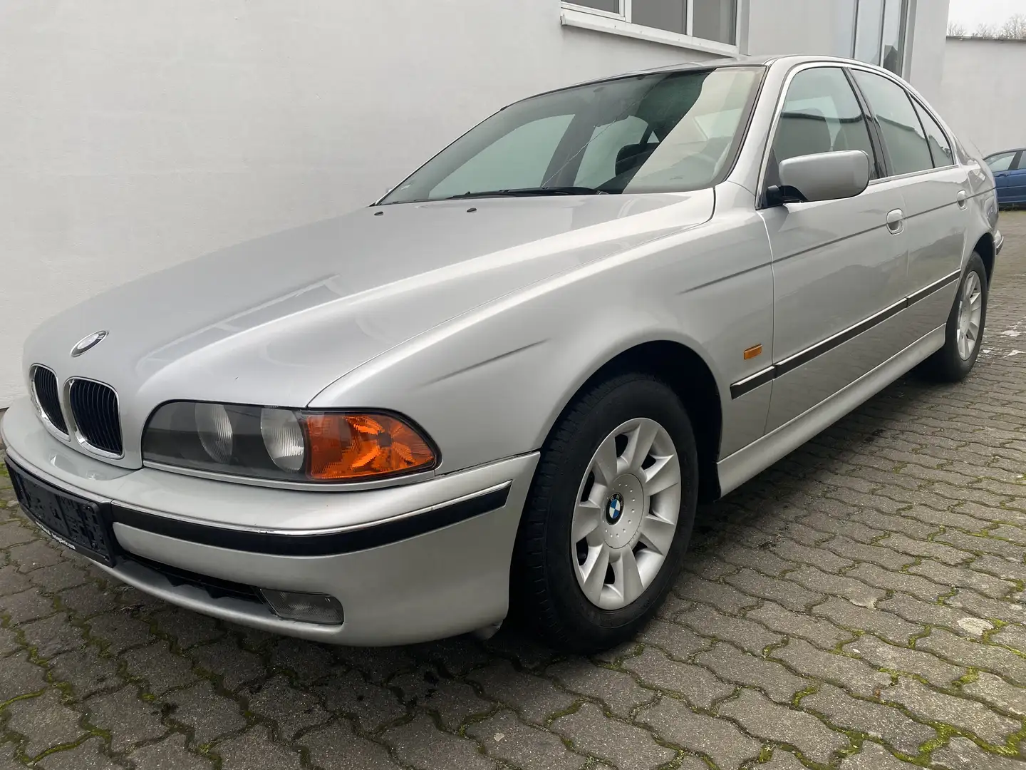 BMW 523 5er 523i E39 Automatik/Klima/Leder/LM/TÜV 08-26 Silber - 1