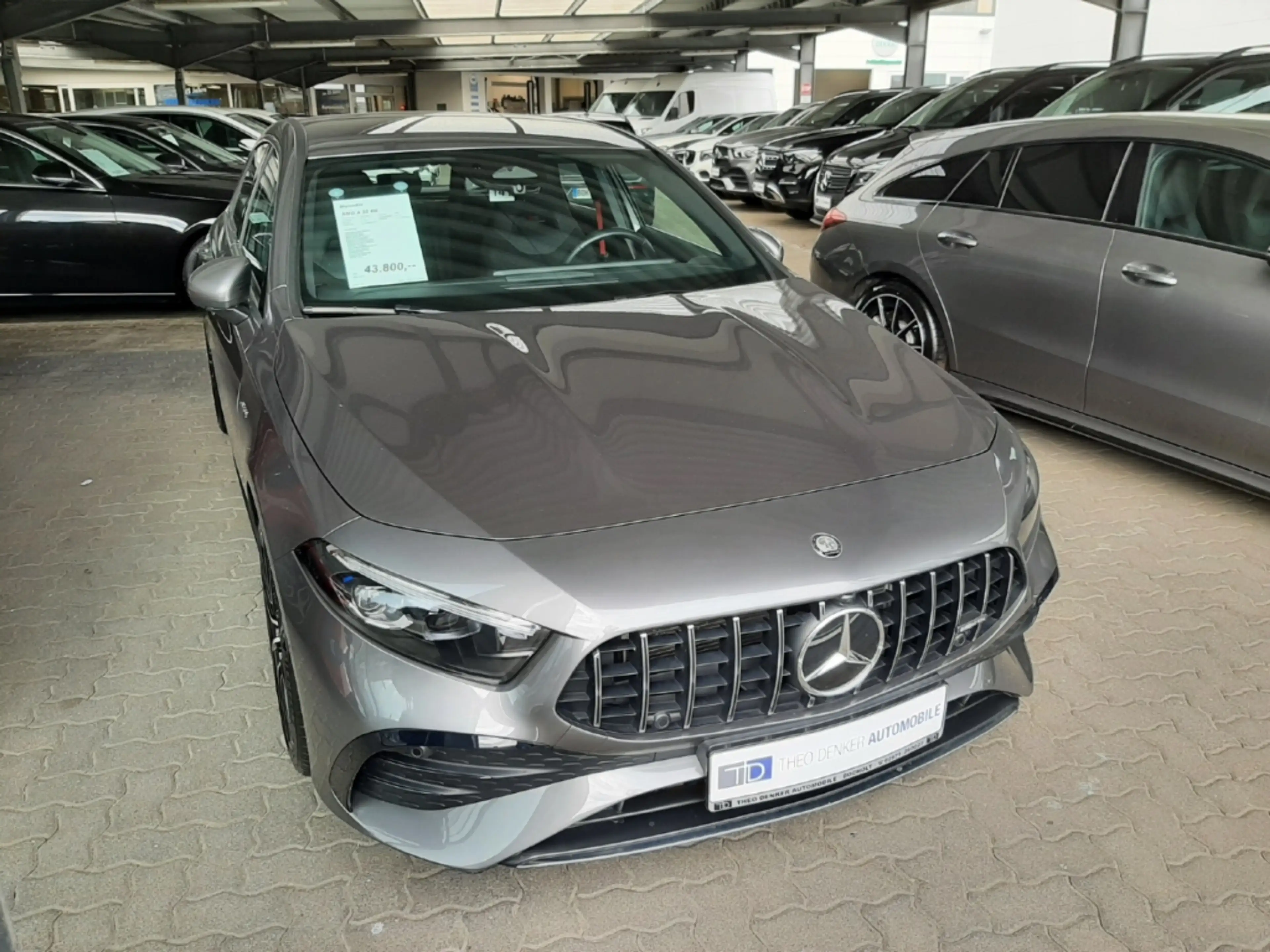 Mercedes-Benz A 35 AMG 4Matic Distronic Multibeam Ride Control — photo 2