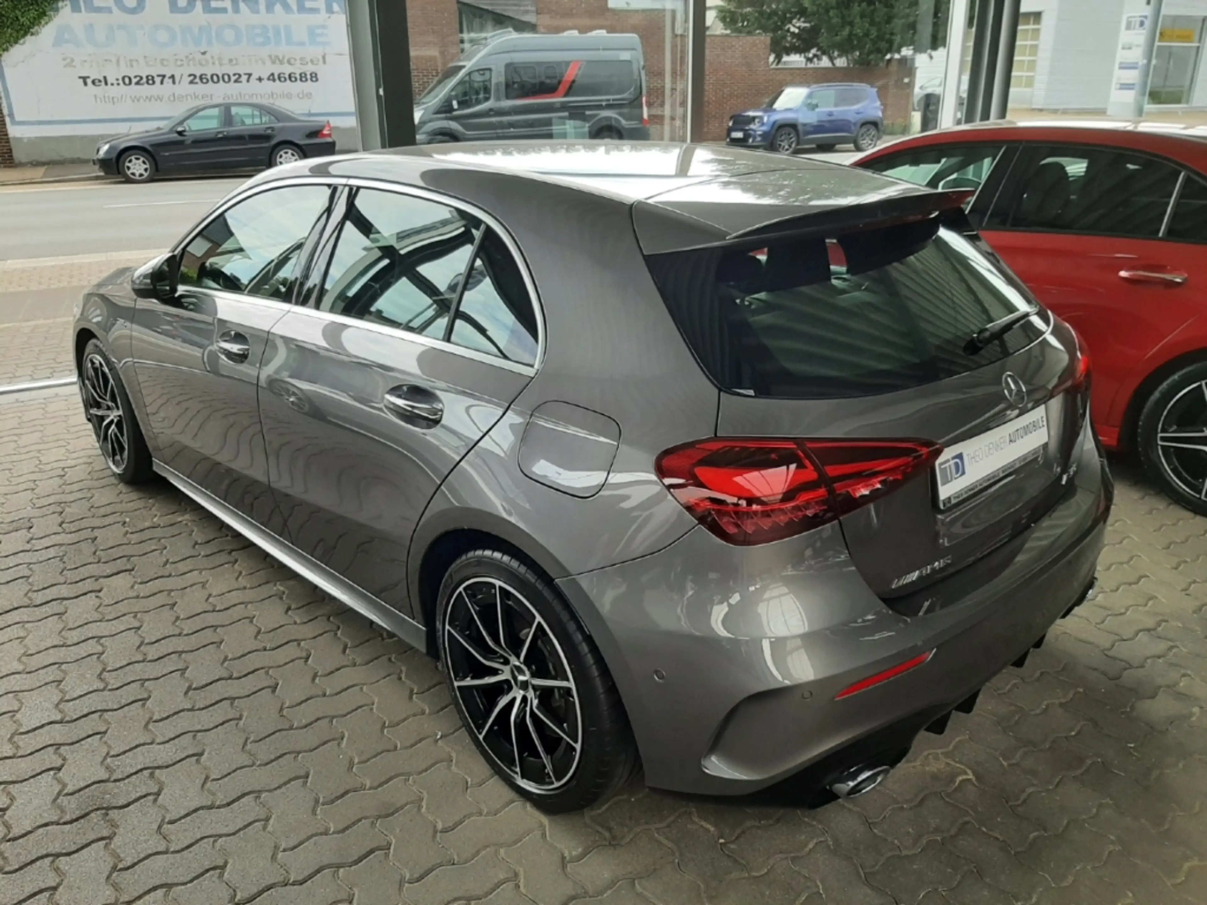 Mercedes-Benz A 35 AMG 4Matic Distronic Multibeam Ride Control — photo 4