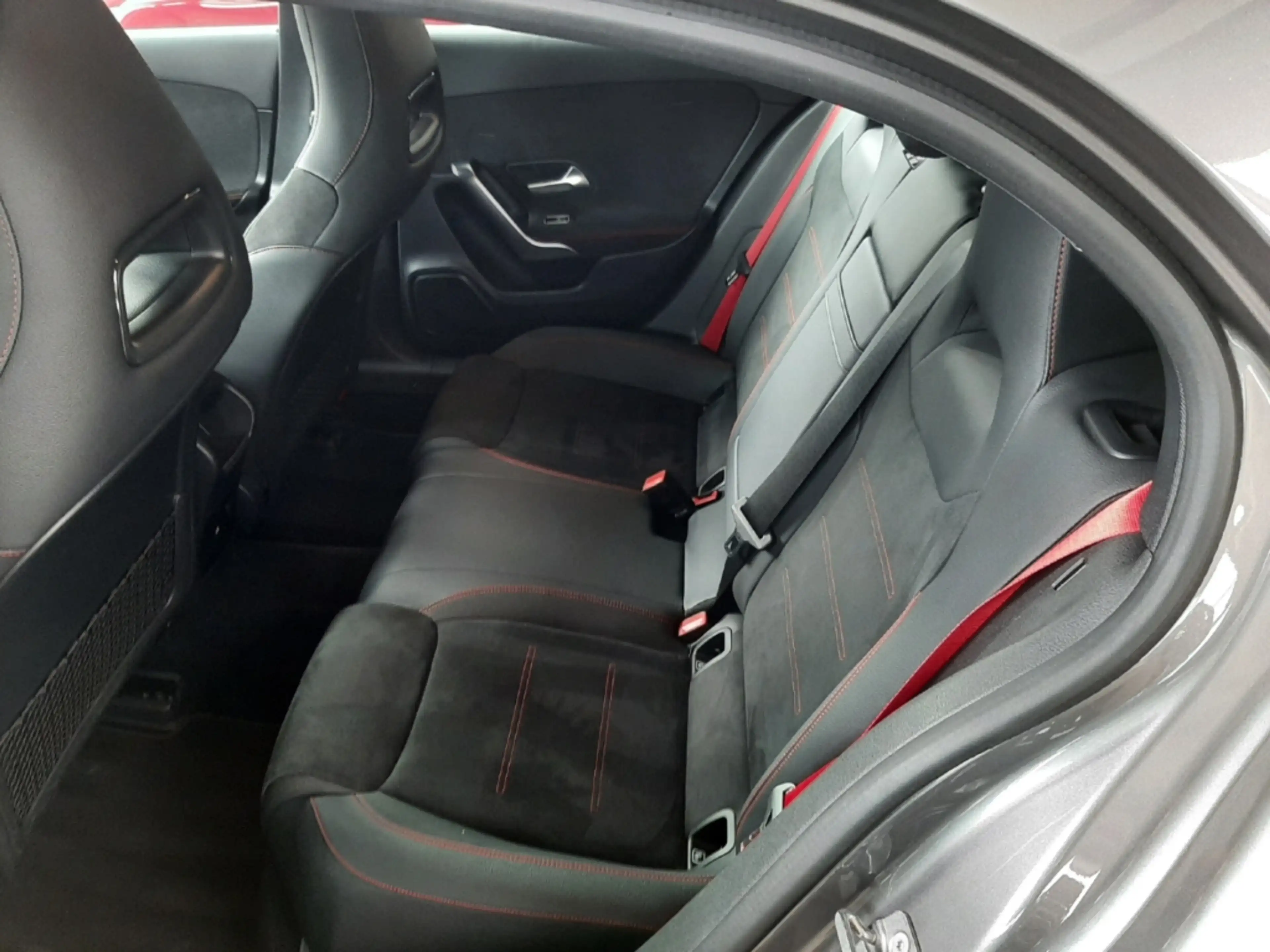 Mercedes-Benz A 35 AMG 4Matic Distronic Multibeam Ride Control — photo 7