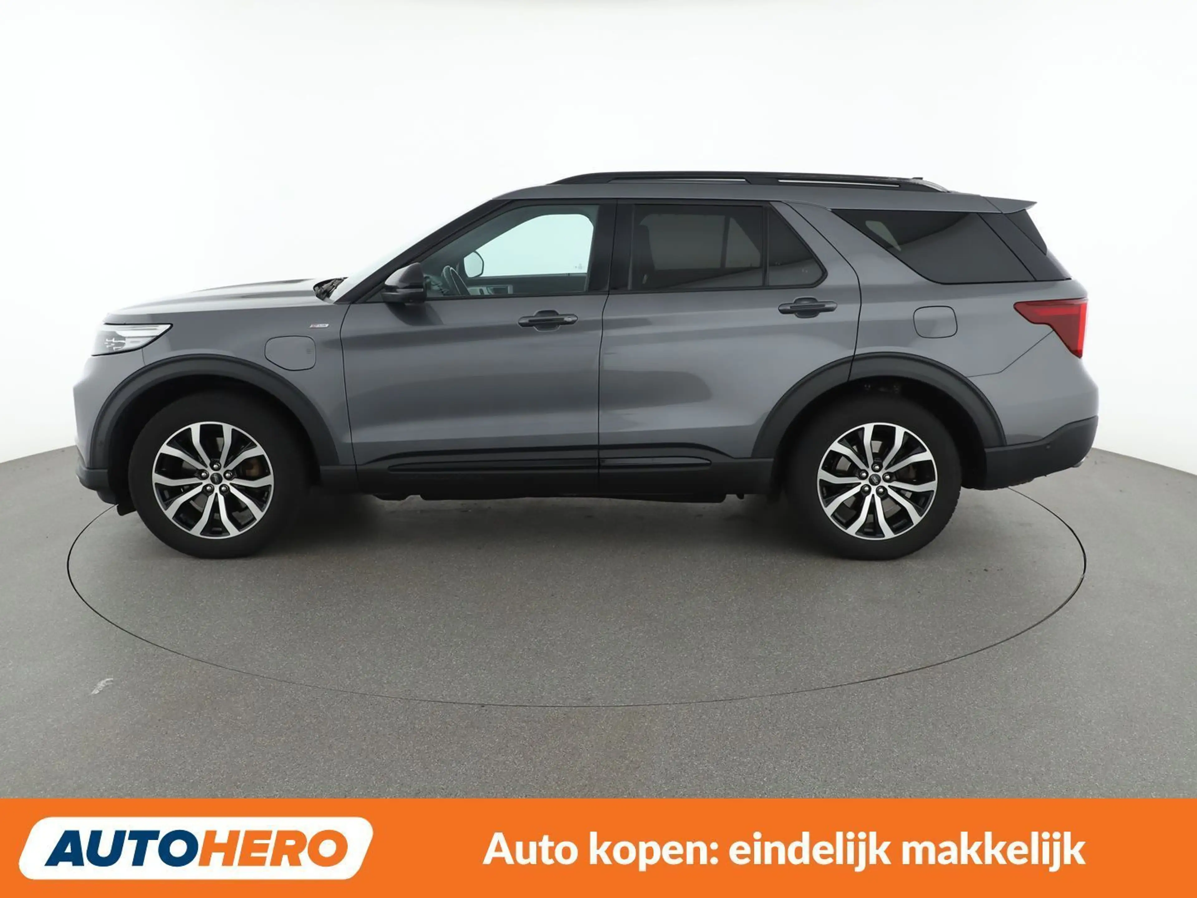 Ford Explorer 3.0 Plug-in Hybrid 4x4 ST-Line — photo 3
