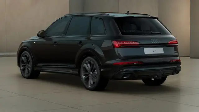 Audi Q7 view 2