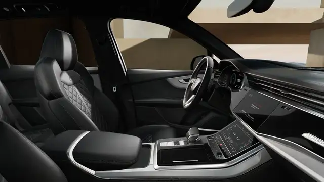 Audi Q7 view 9